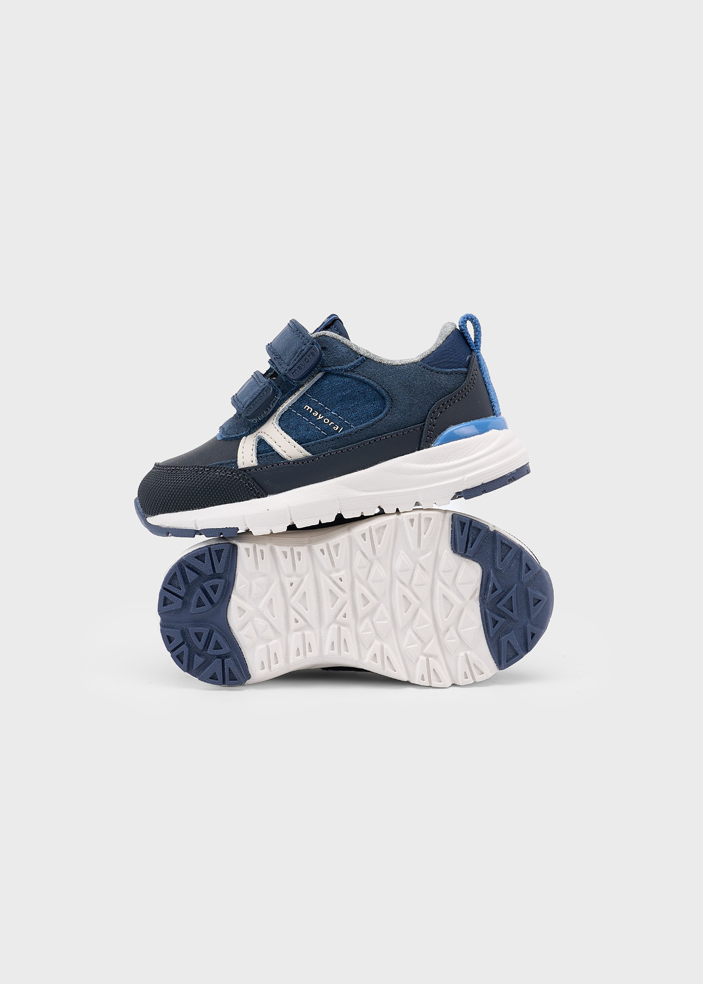 Baby trainers with toothed sole