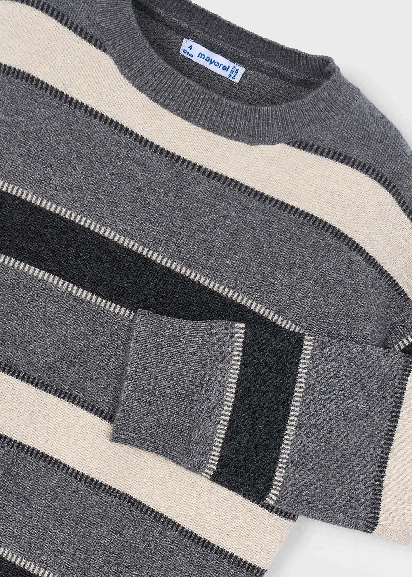 Пуловер на райета за момче