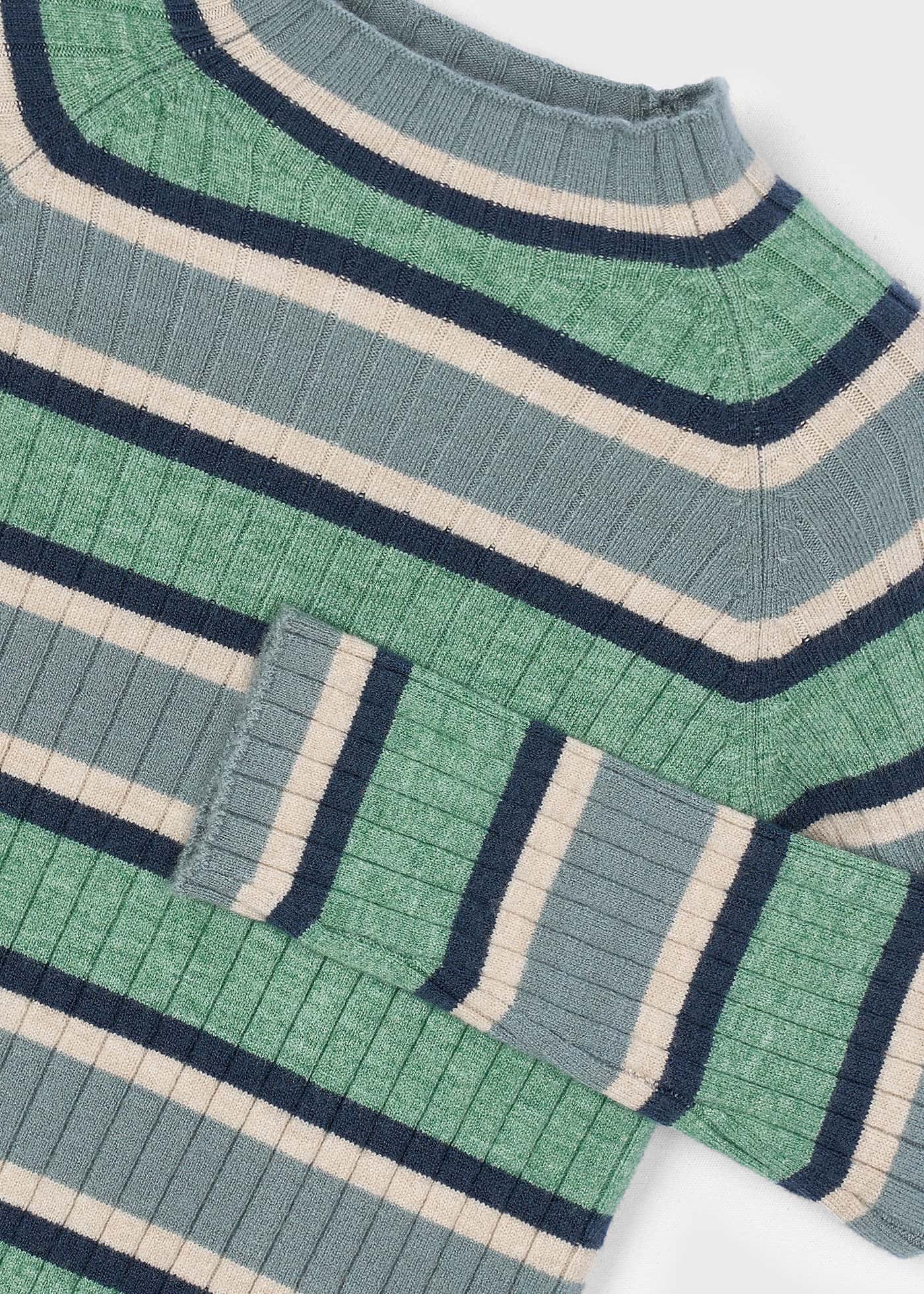 Трикотажен пуловер с висока яка за момиче