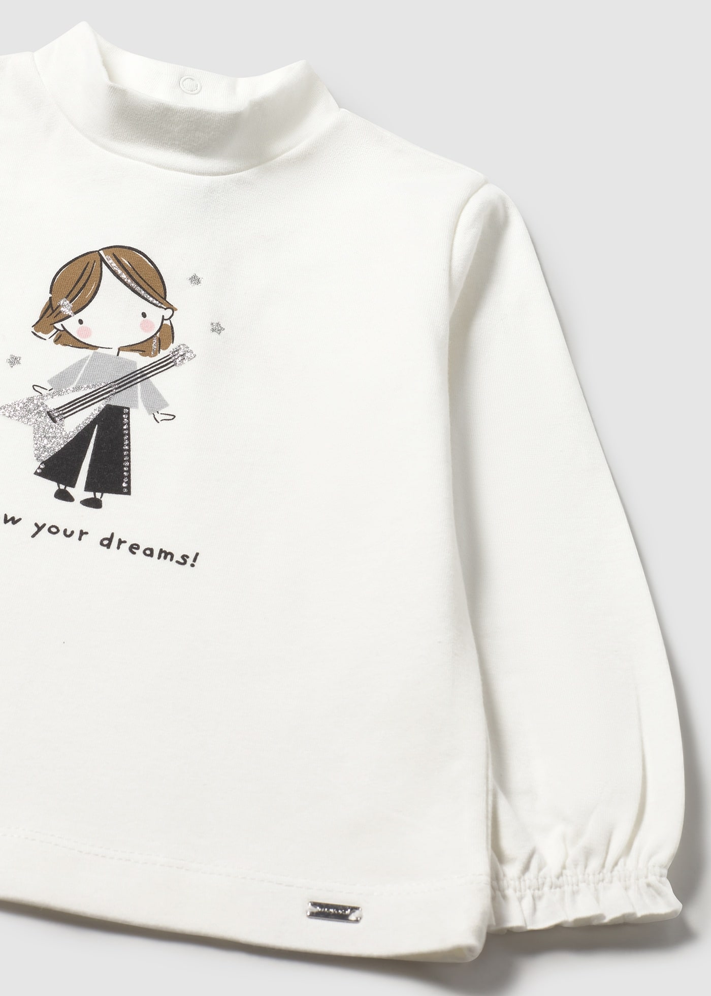 Тениска с плътна яка и кукла за бебе