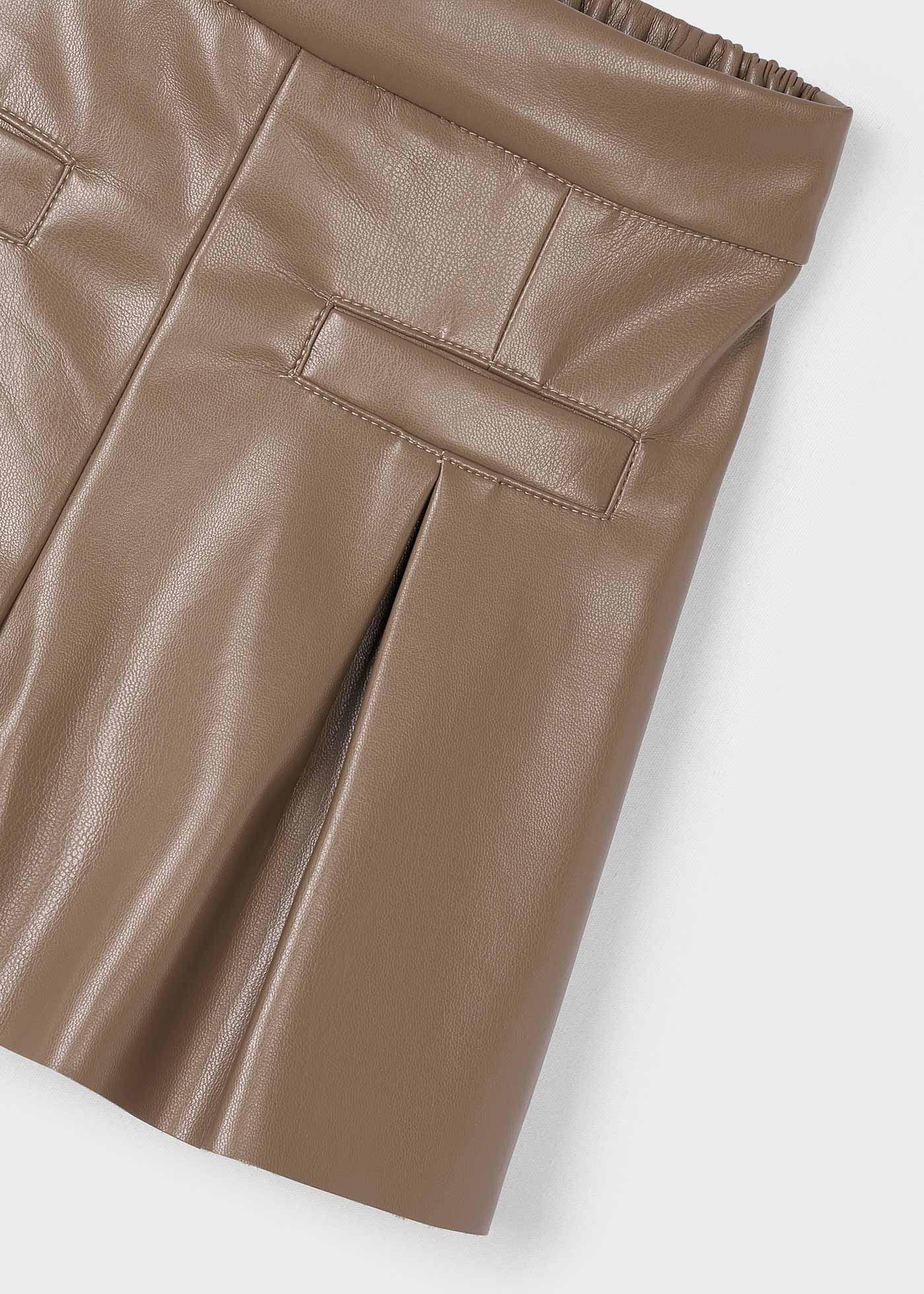 Pantalón corto polipiel niña