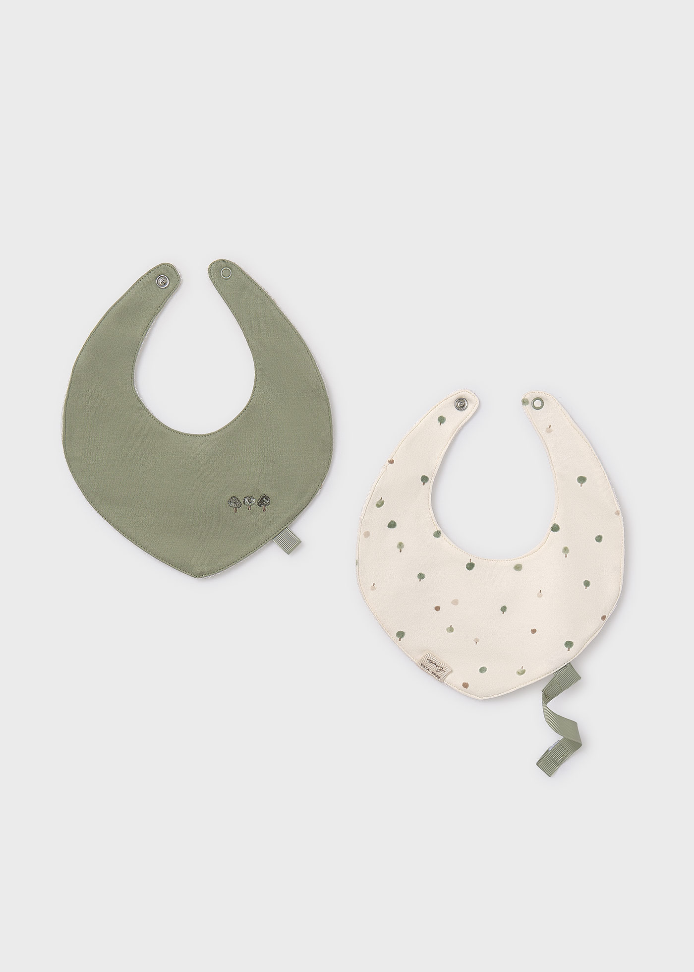 Zestaw 2 śliniaczkó wwodoodpornych dla niemowlęcia