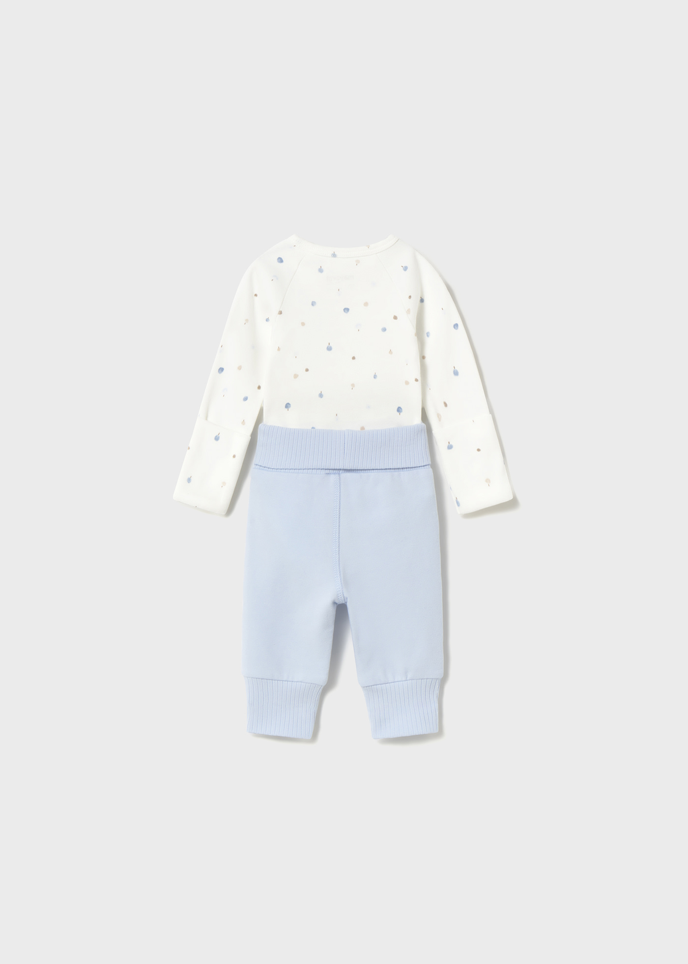 Комплект от 4 части за новородено момче Комплект от 4 части за новородено момче