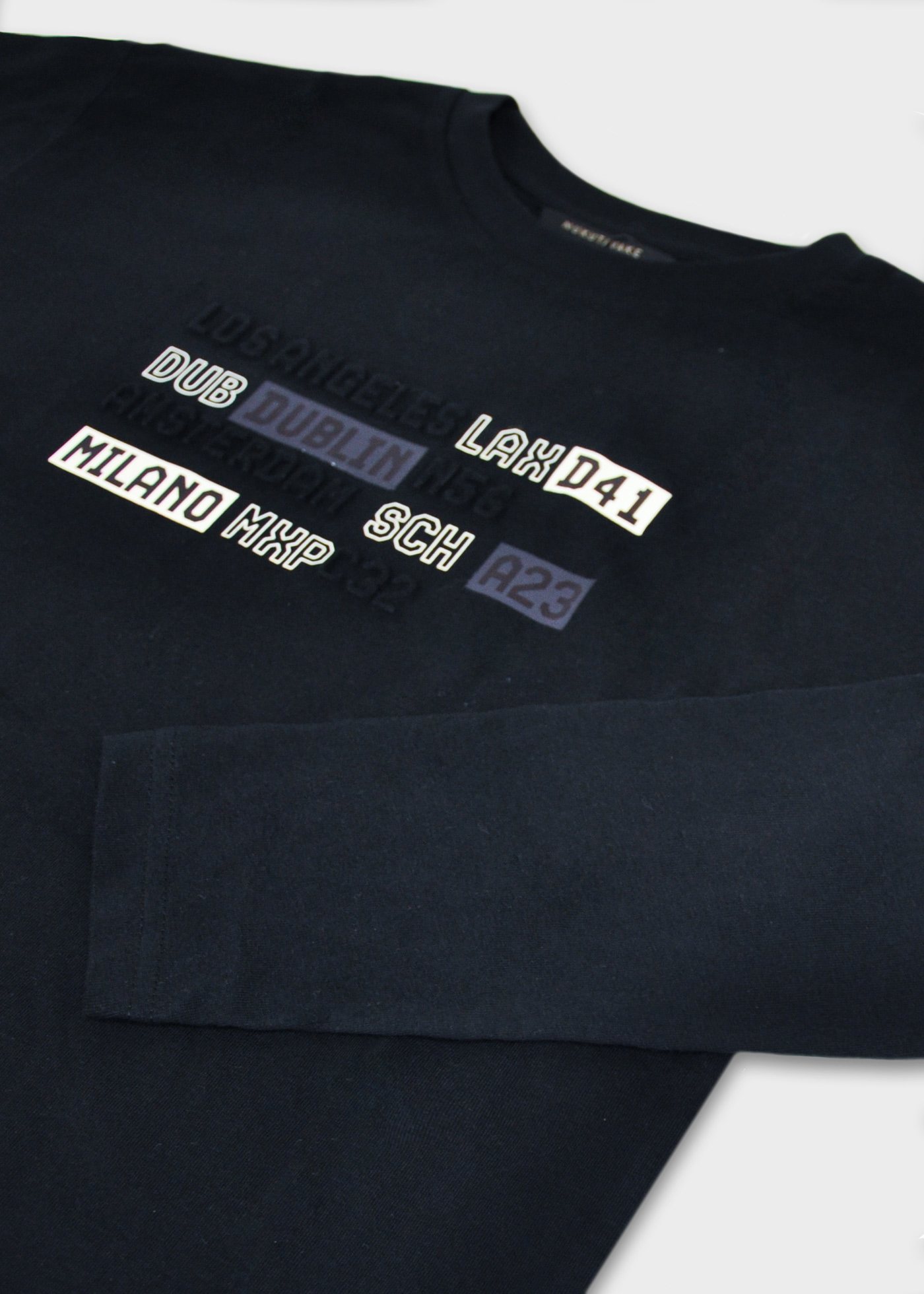 Playera relieve letras chico