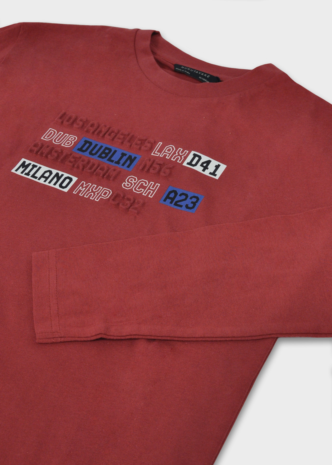 Camiseta relieve letras chico