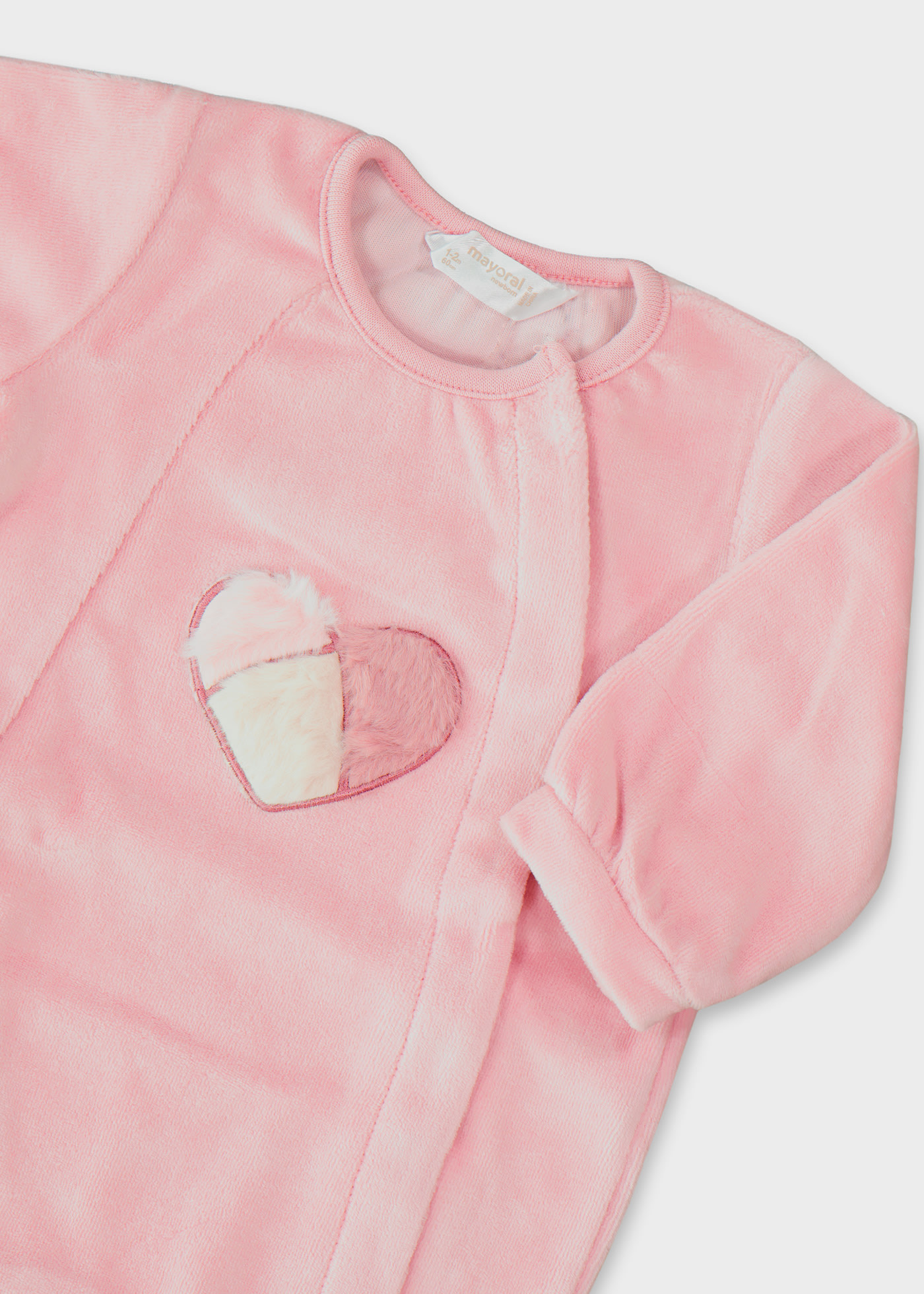 Гащеризон от плюшена материя за новородено момиче Гащеризон от плюшена материя за новородено момиче