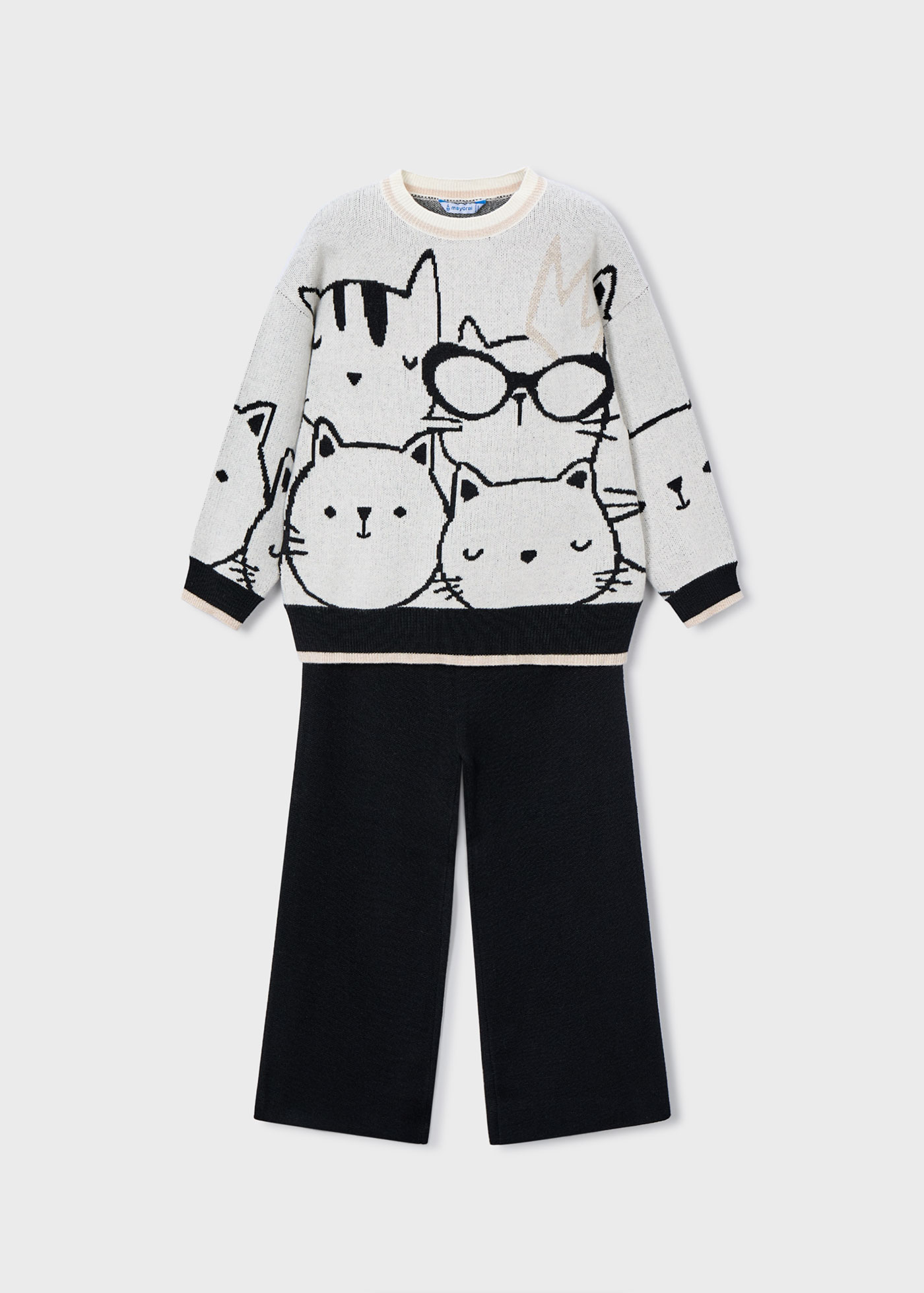 Conjunto pantalón y jersey estampado niña