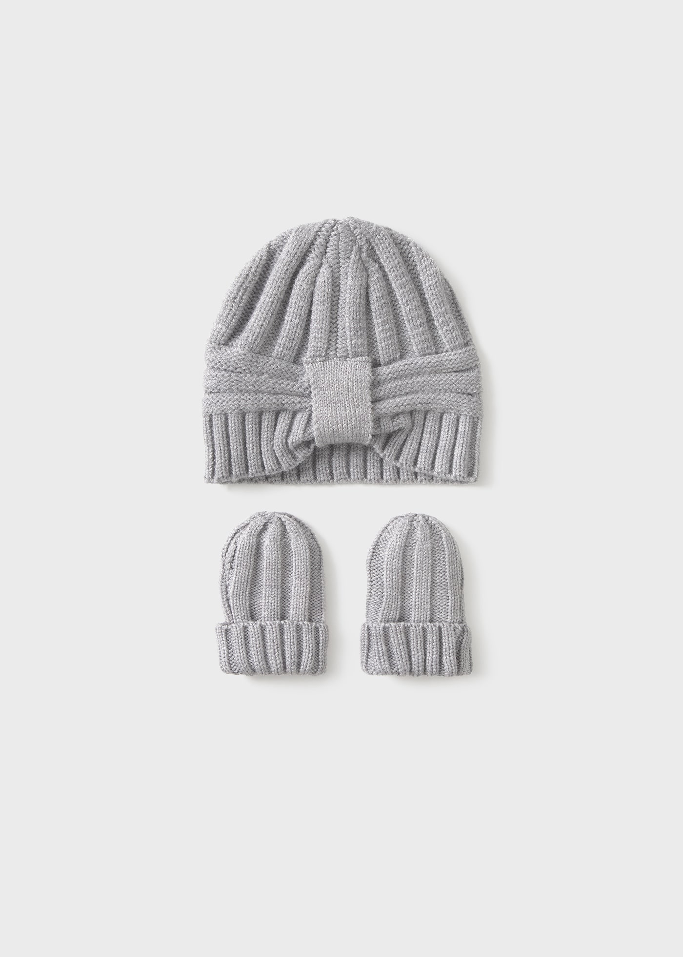 Set gorro y manoplas recién nacida