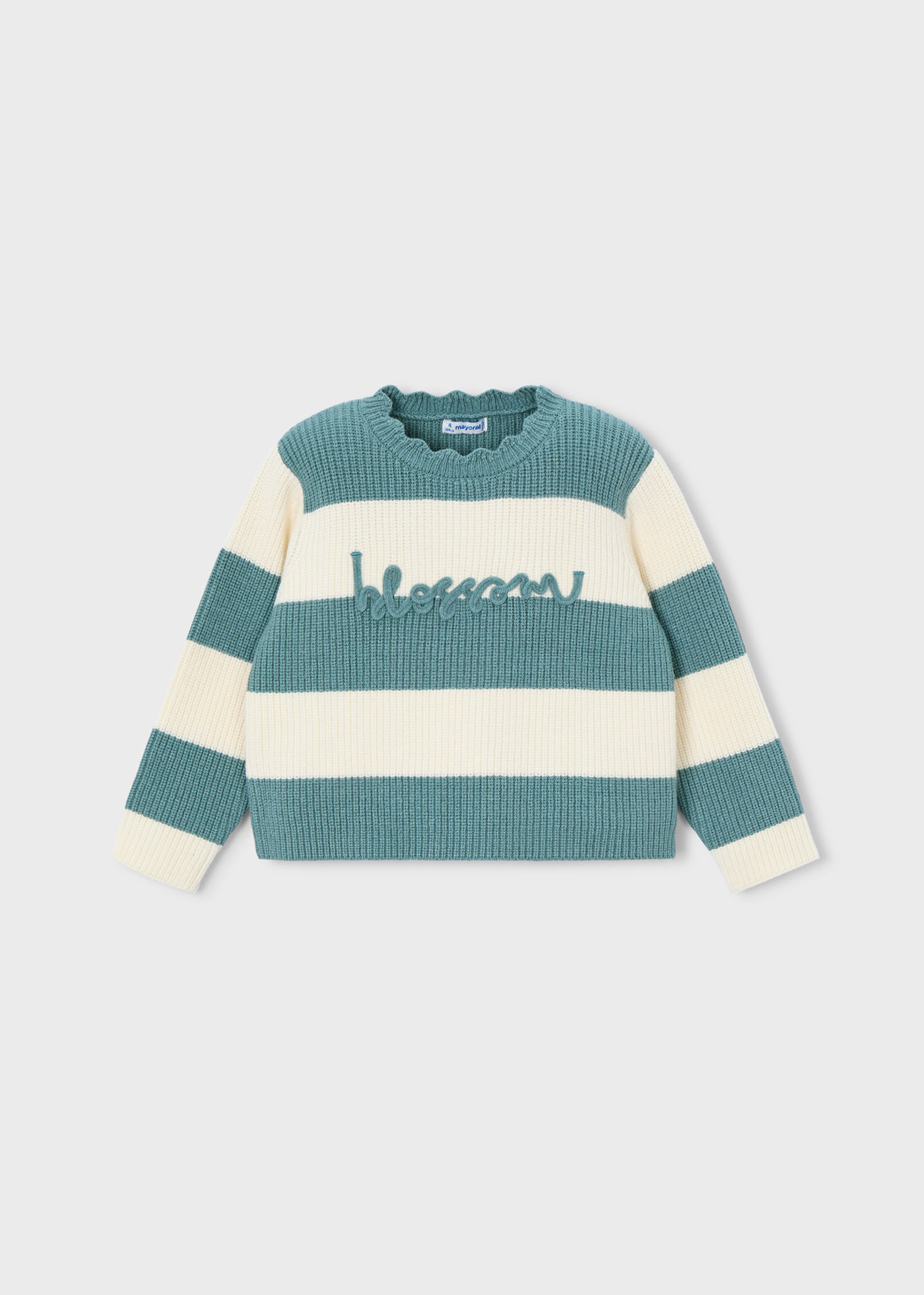 Пуловер с вълни момиче