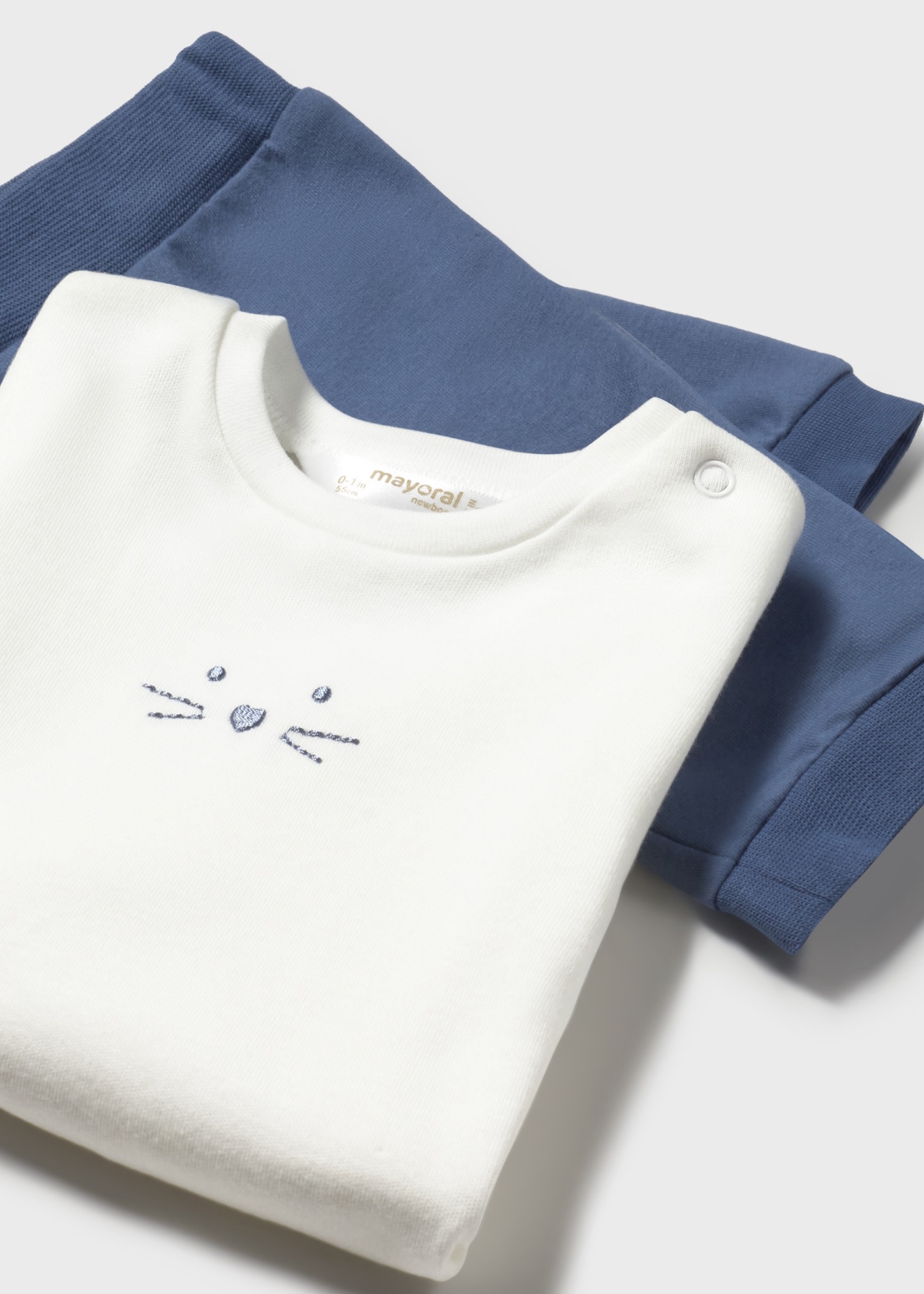 Комплект с анцуг и тениска за новородено момче