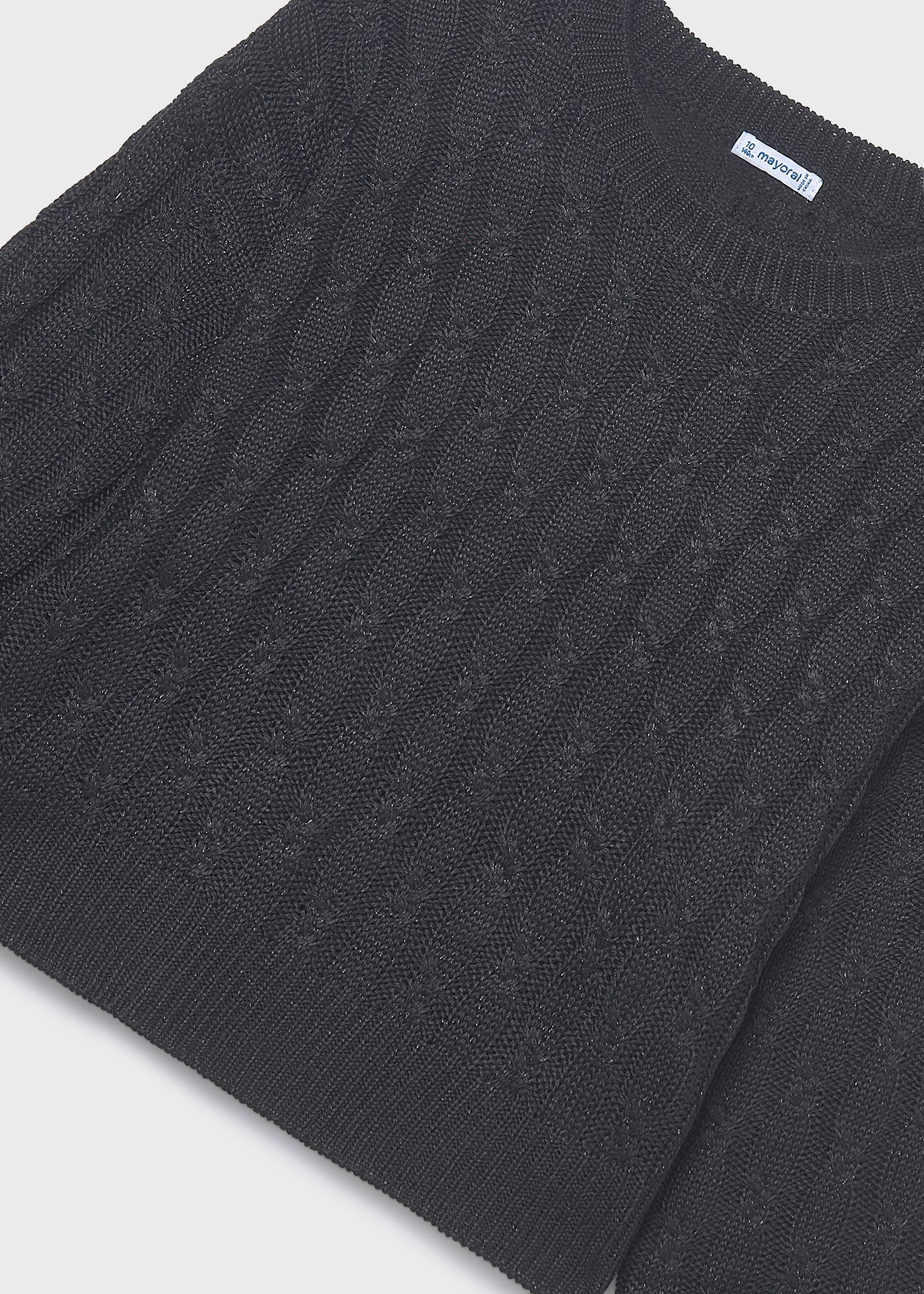 Pulover cu impletituri fata