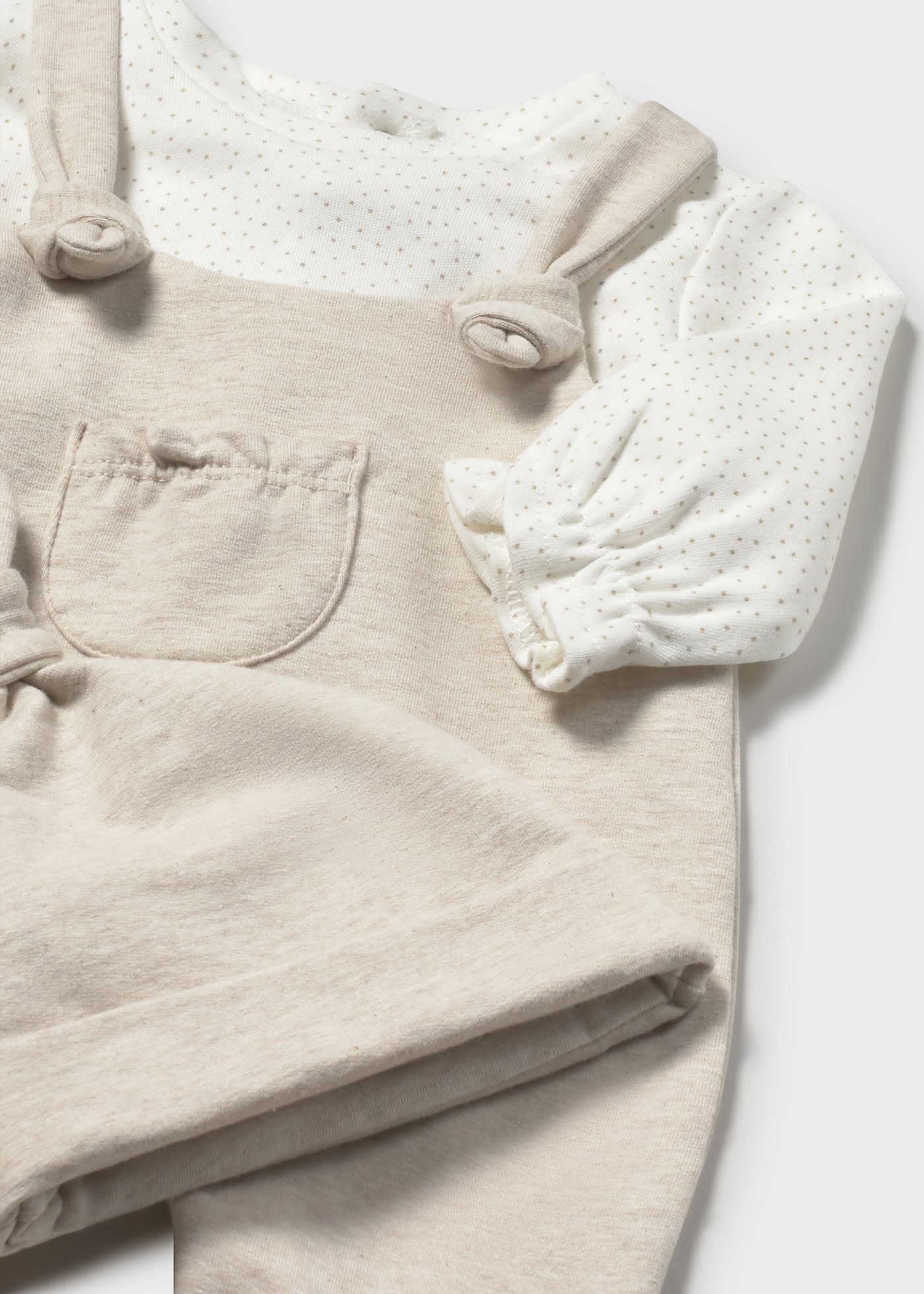 Newborn dungarees set with hat