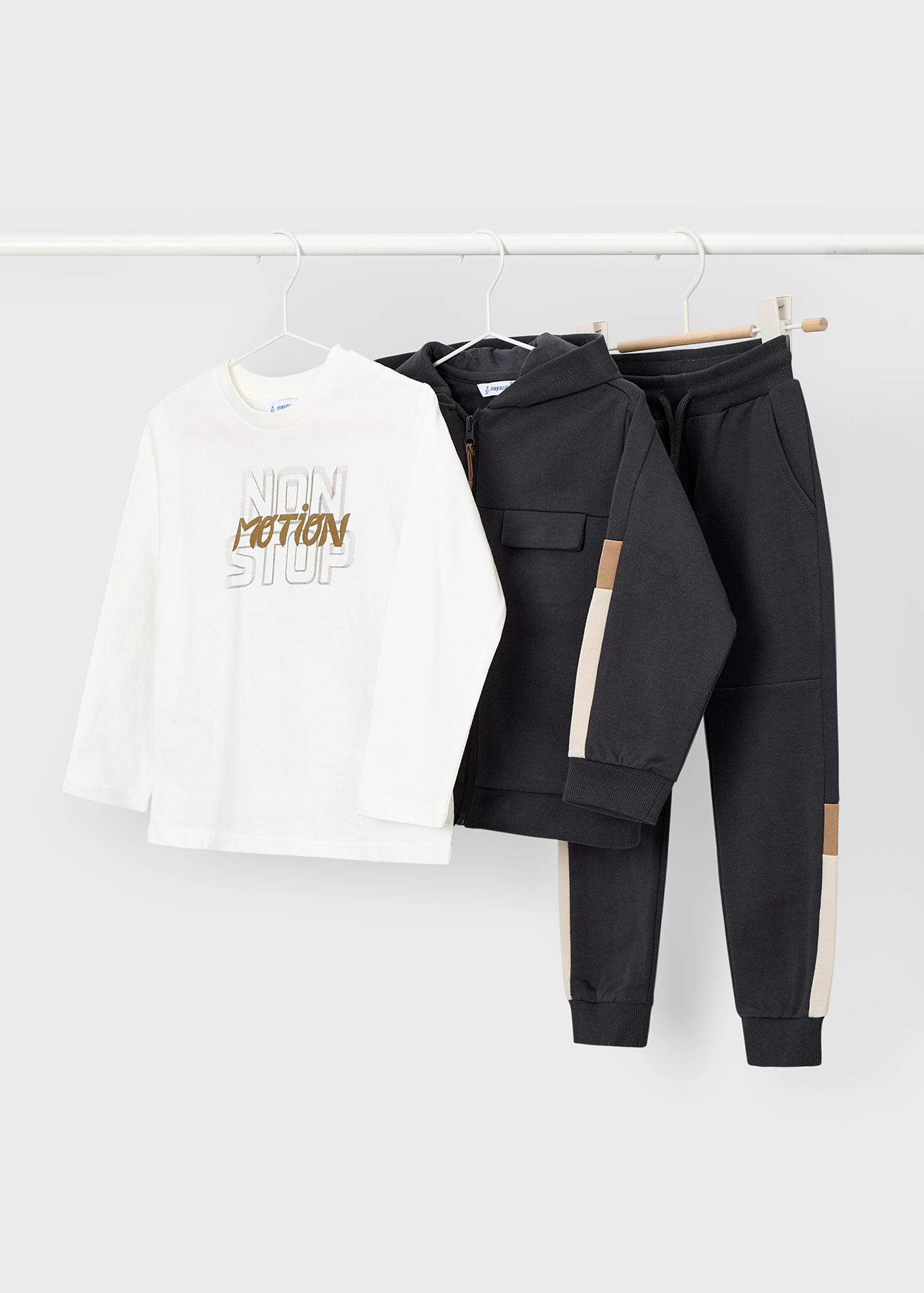 Boys tracksuit with t-shirt