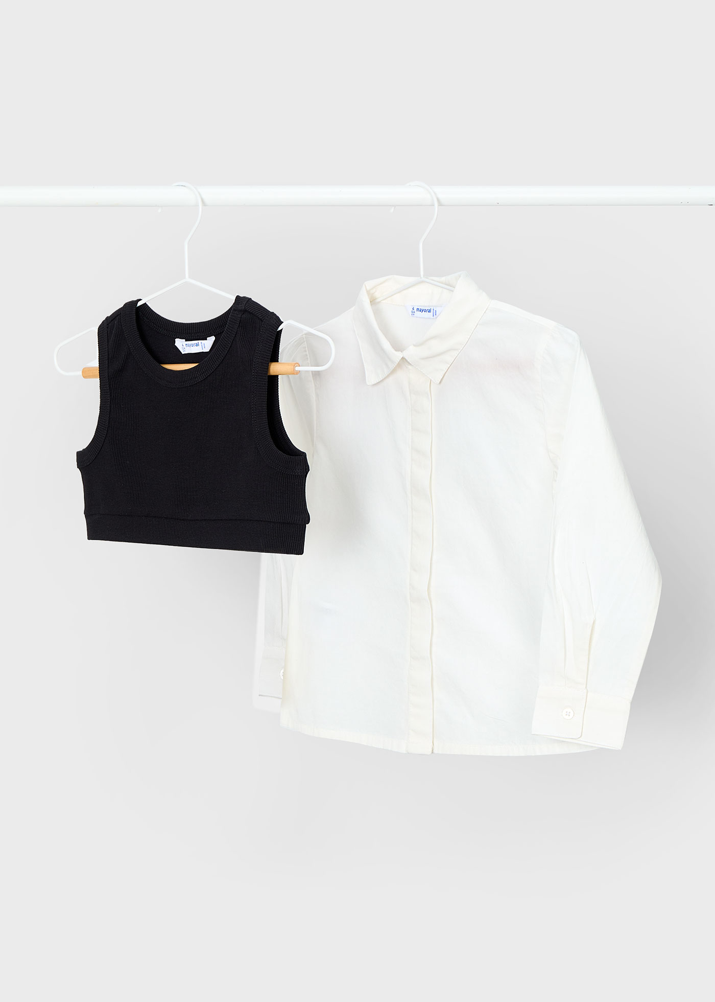 Conjunto chaleco y blusa niña