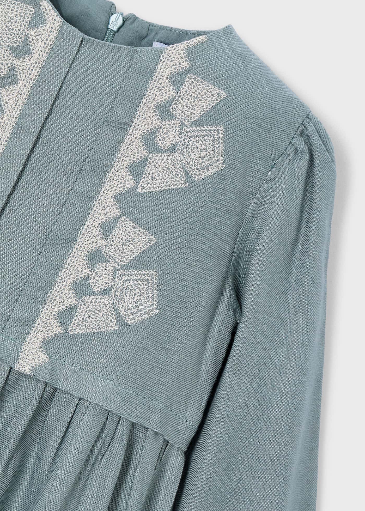 Vestido detalhes bordados menina