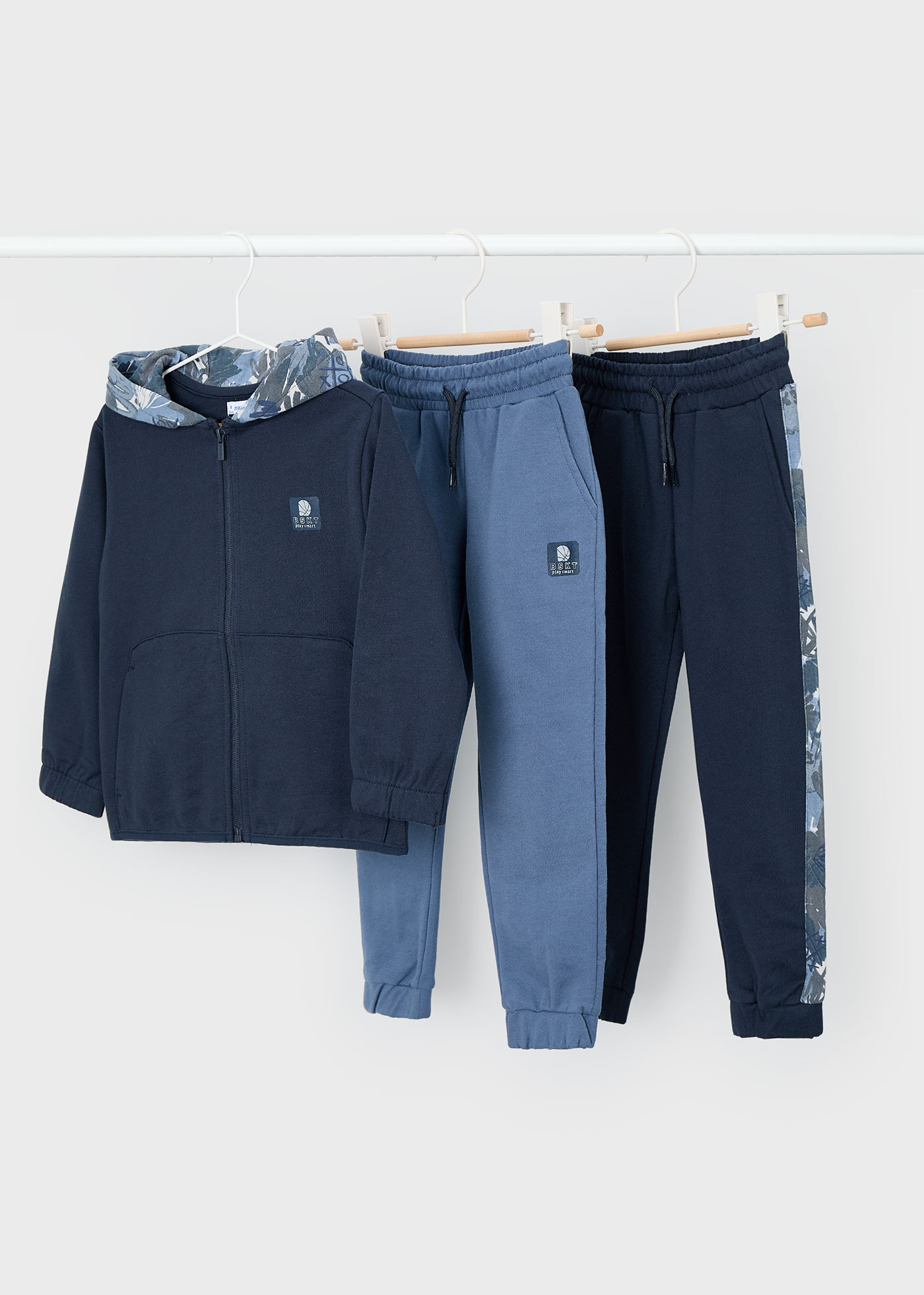 Boys 2 trouser printed tracksuit set