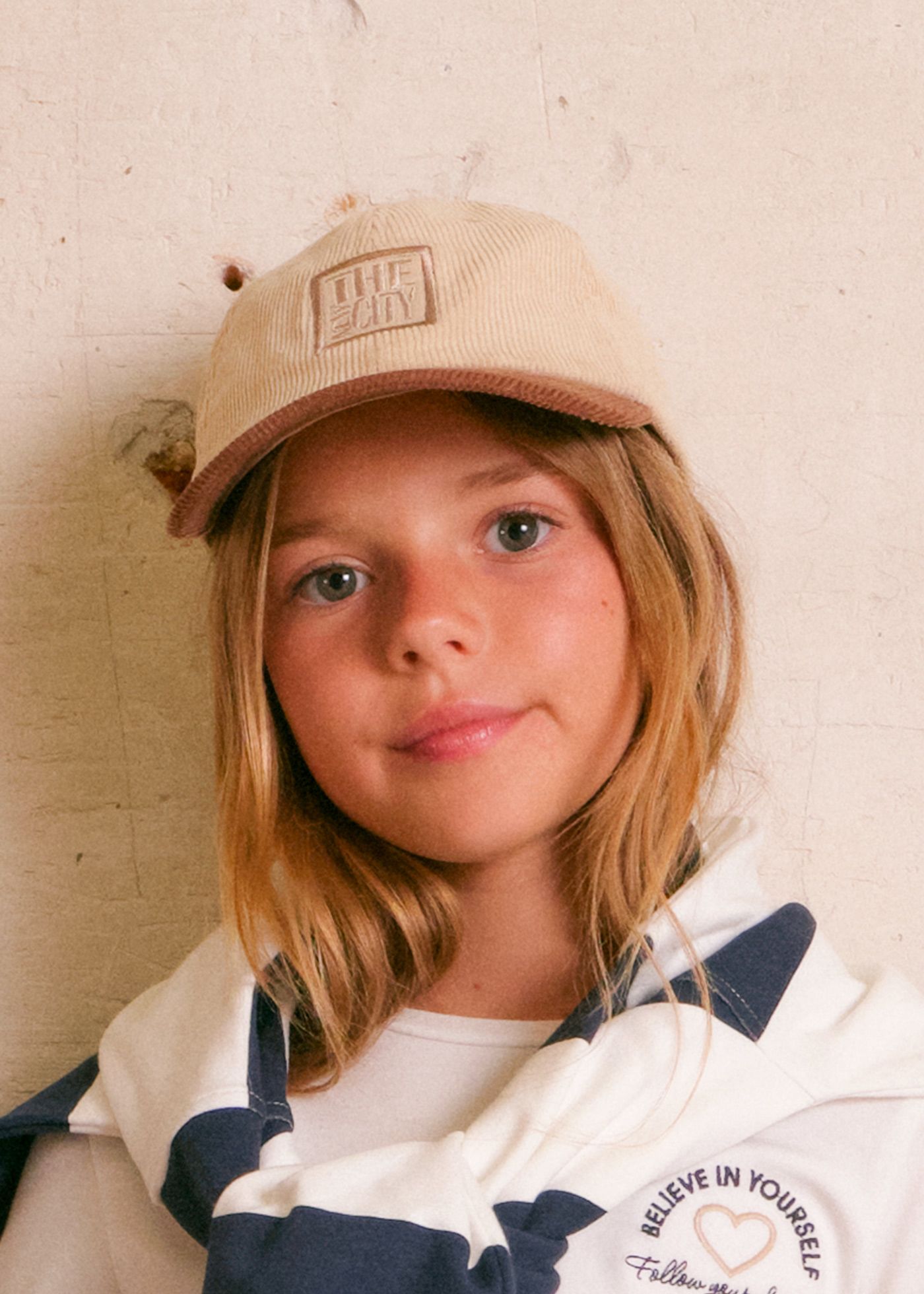 Gorra de pana niño