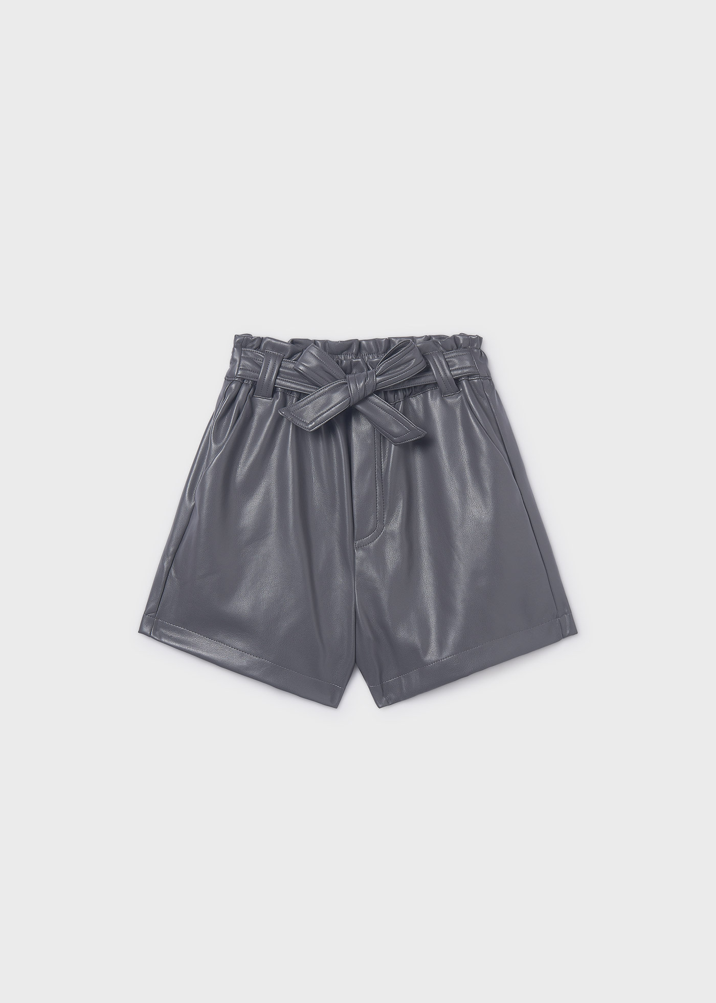 Pantaloni scurti imitatie piele fata