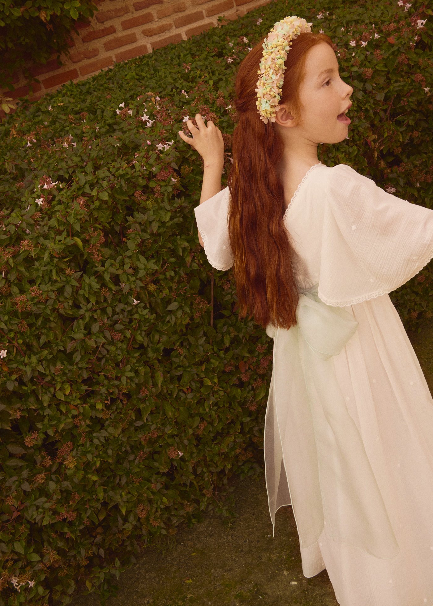 Robe de communion brodée