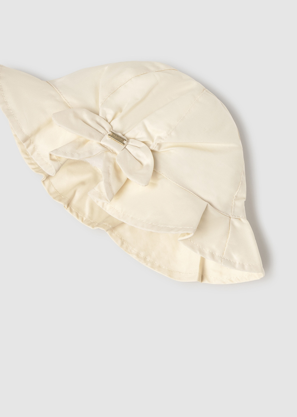 Chapeau à nœud bébé