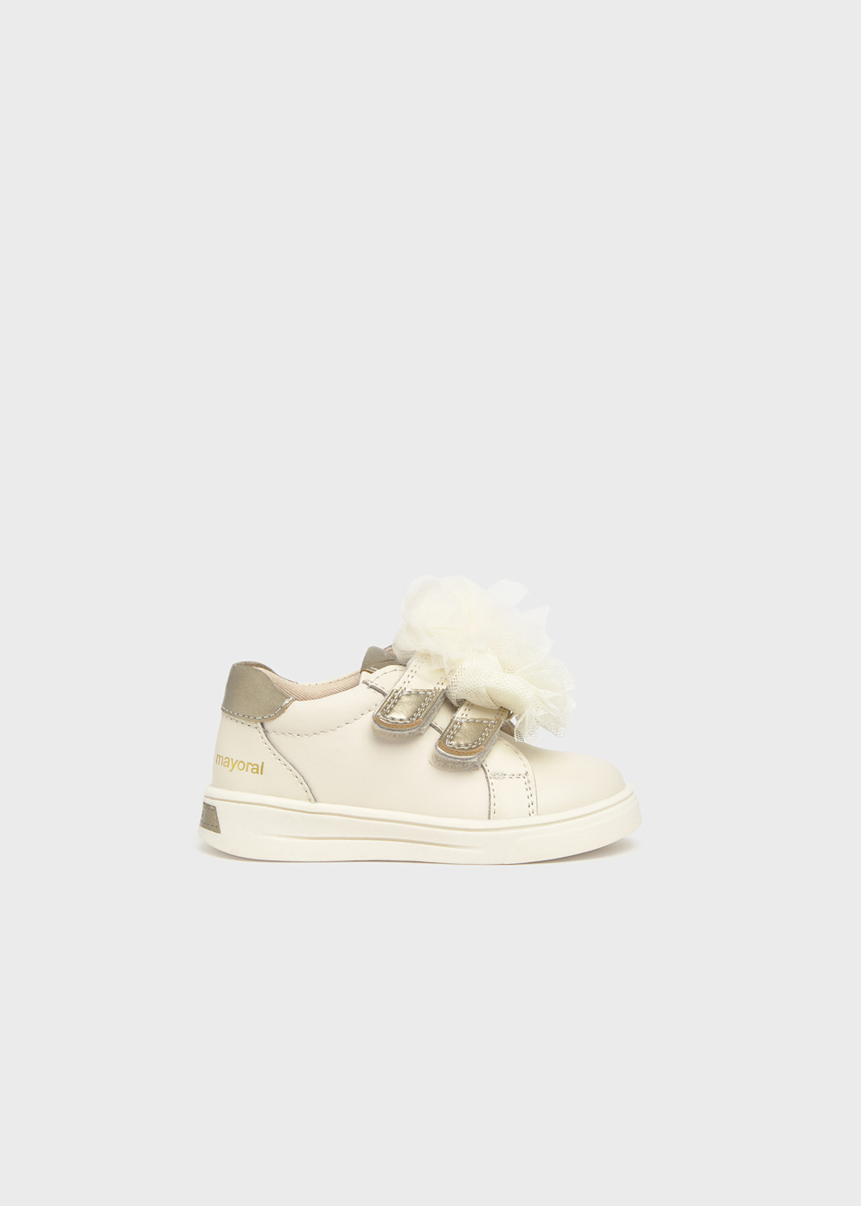 Baby trainers with bows