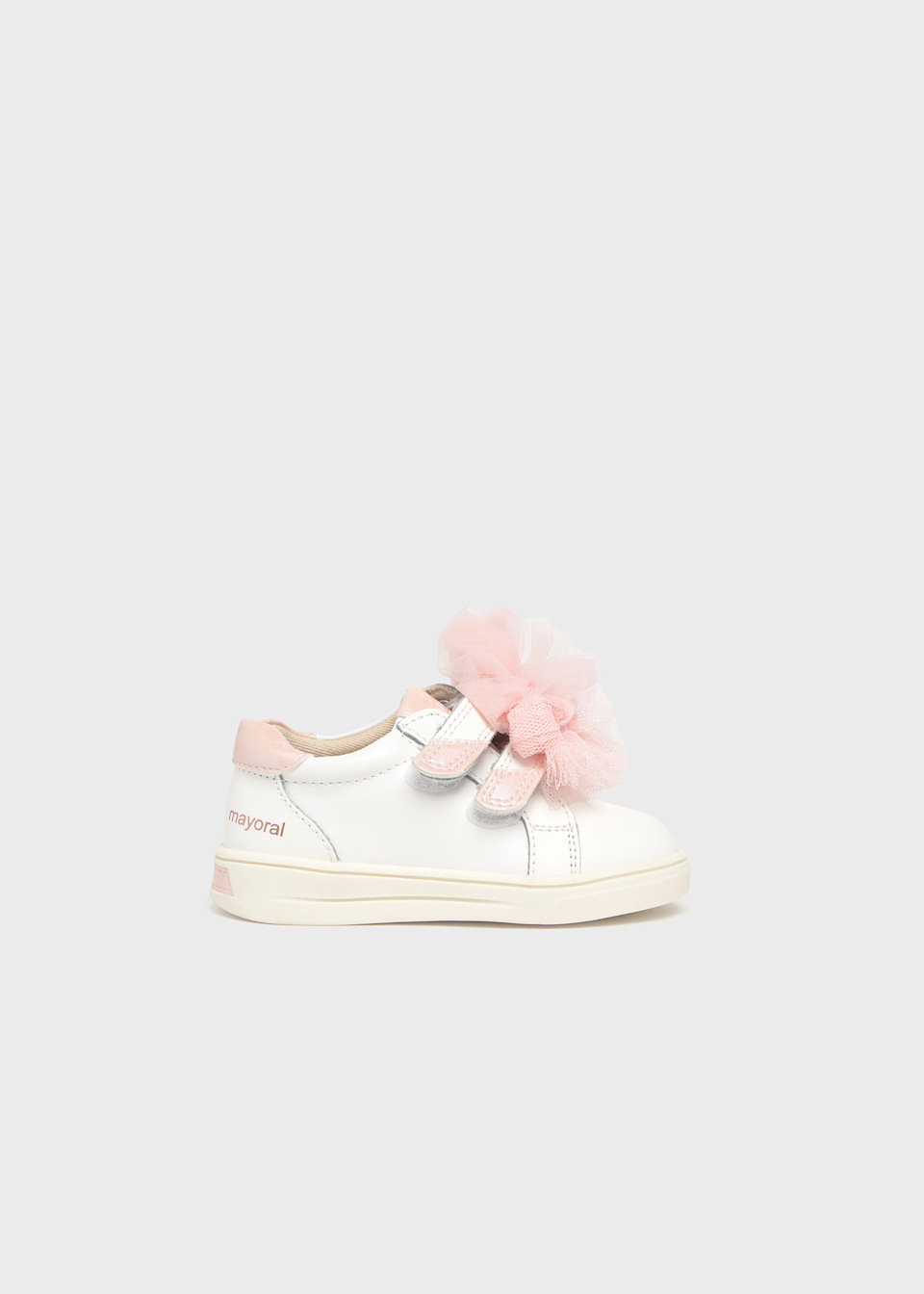 Baby trainers with bows