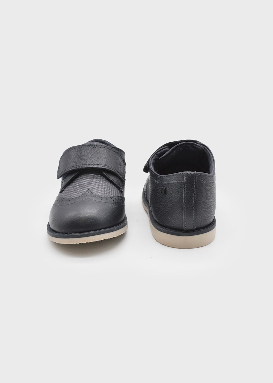 Buty ze skóry zapinane na rzep dla chłopca