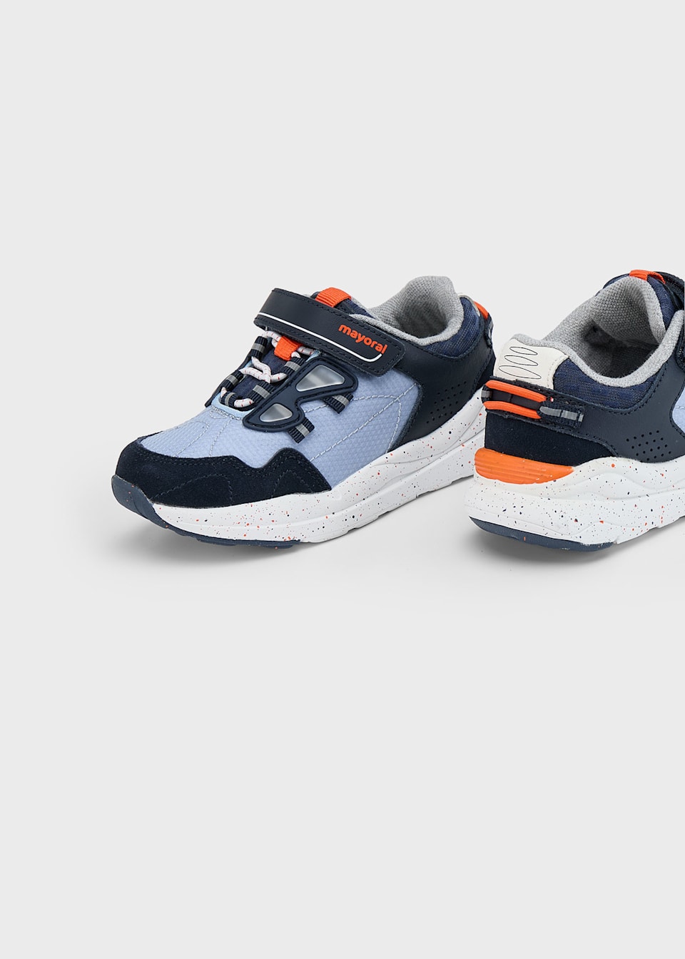 Buty sportowe z pogrubioną podeszwą dla chłopca