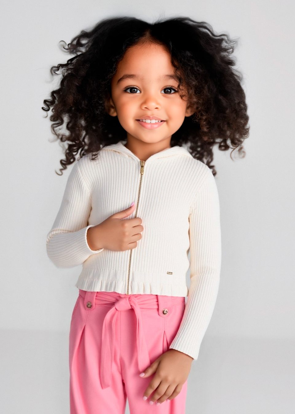 Suéter capucha tricot niña