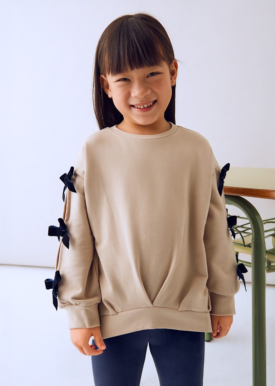 Girls legging and bow jumper set
