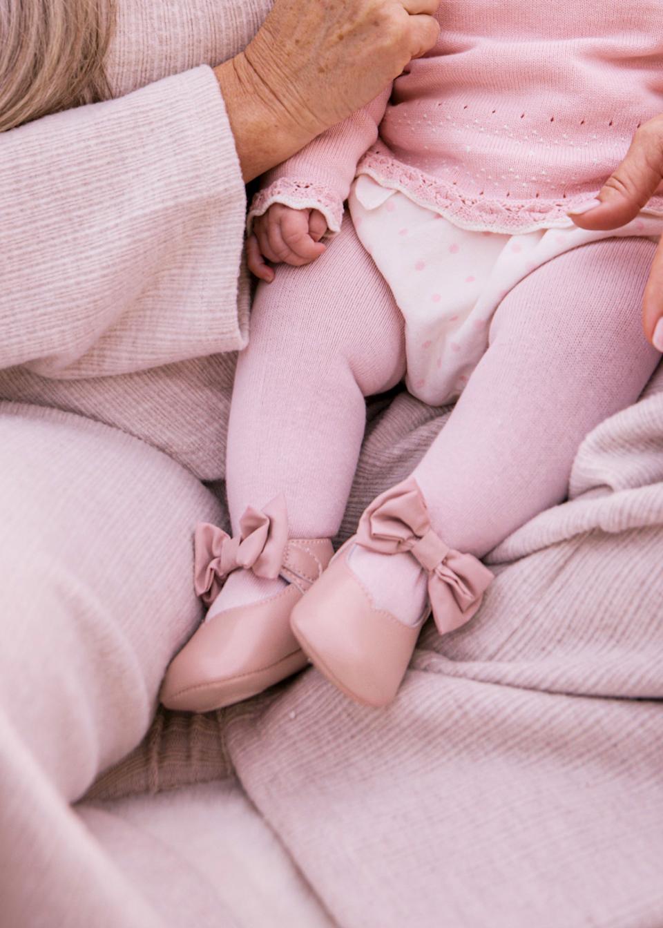 Chaussures avec nœud nouveau-né