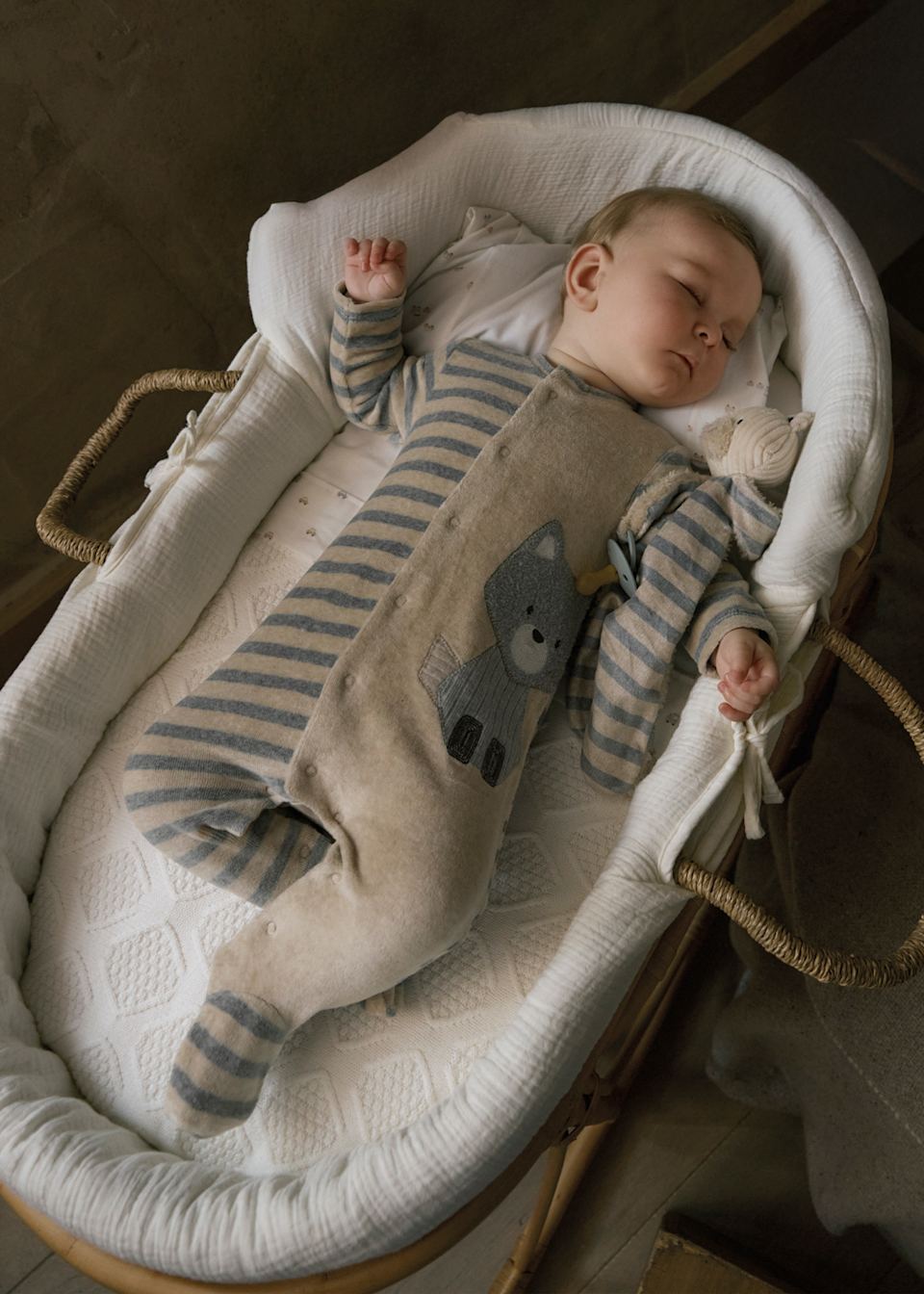 Сет от 2 плюшени гащеризона за новородено момче