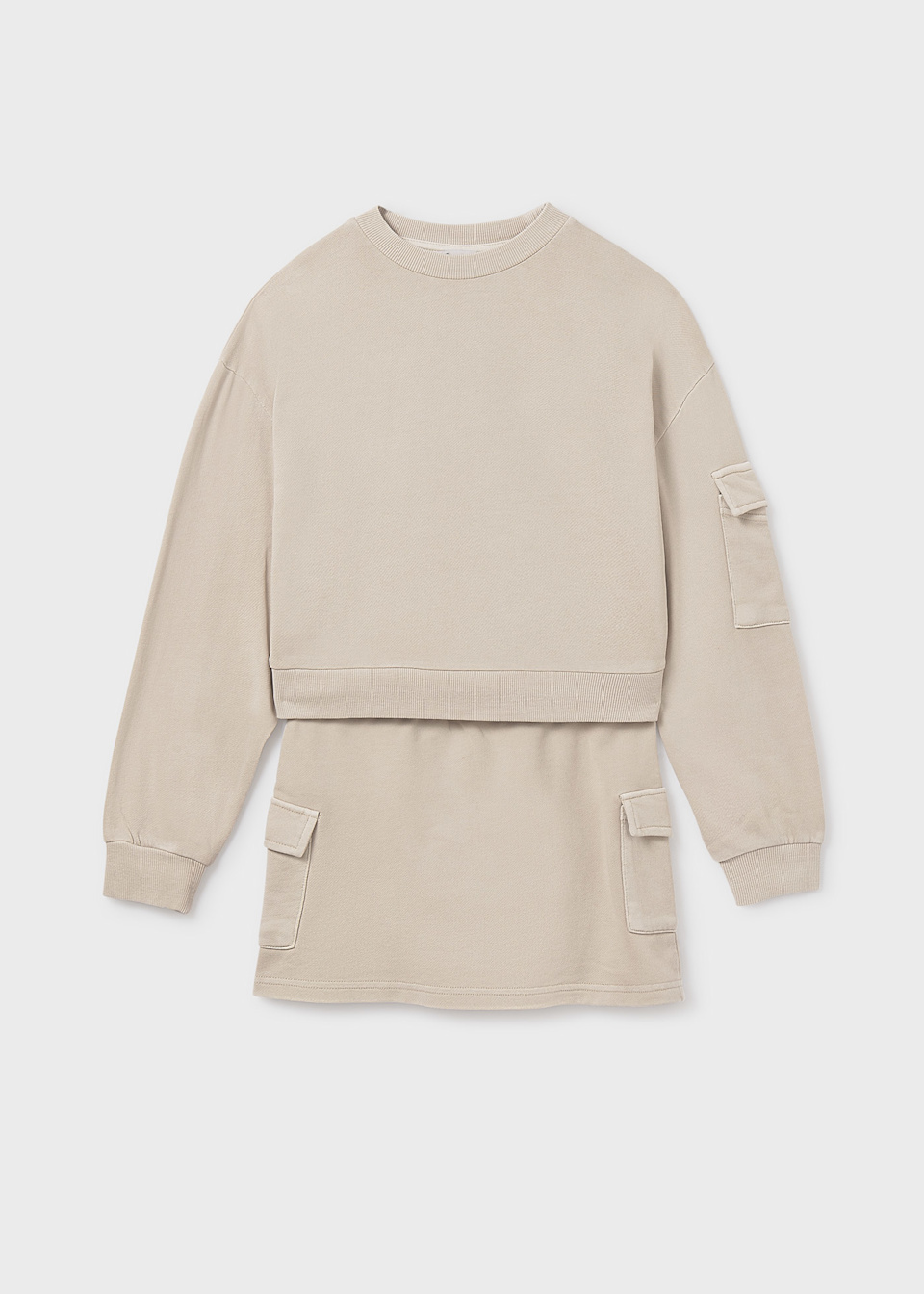 Conjunto falda cargo y sudadera chica