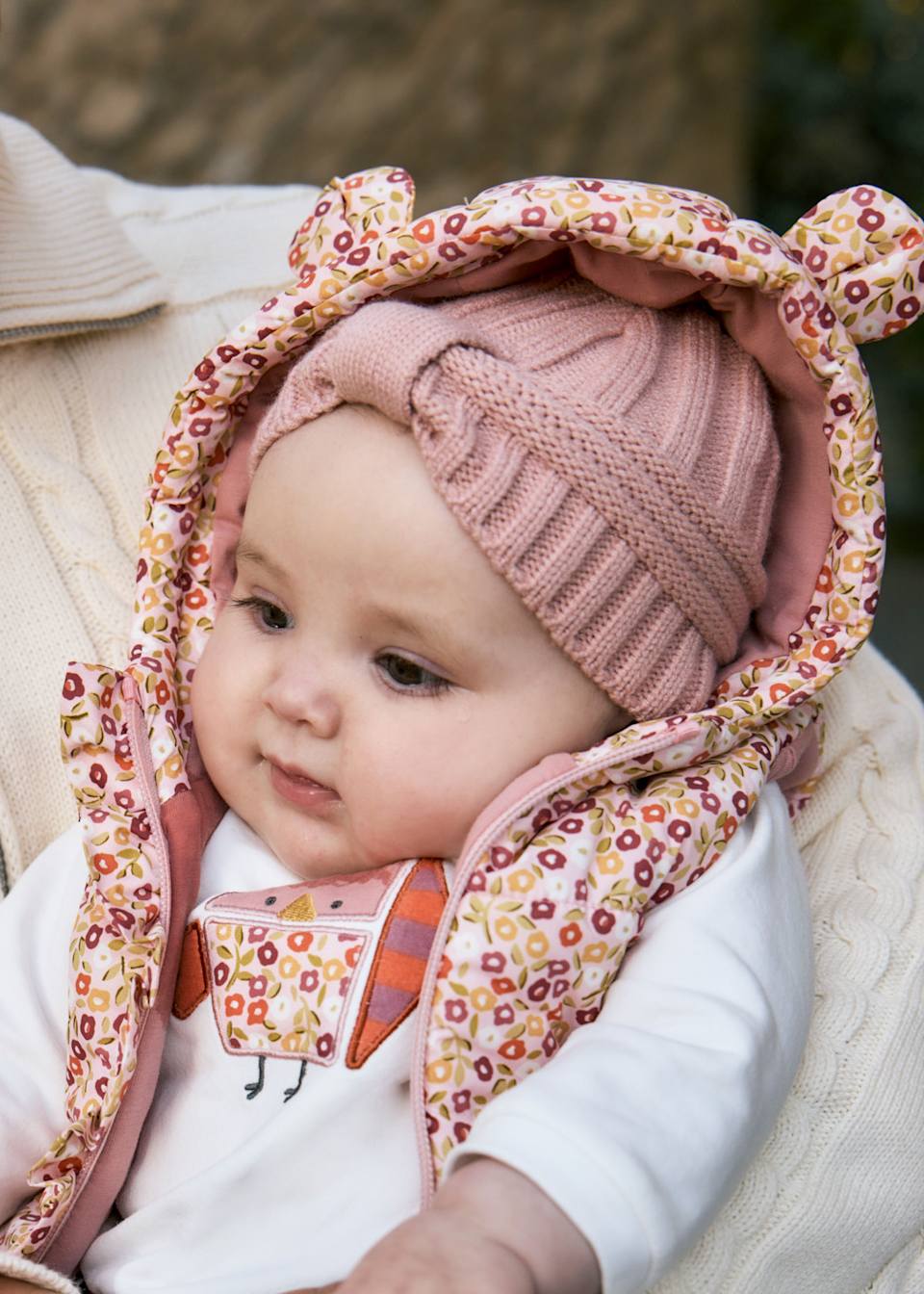 Newborn girl hat and mittens set