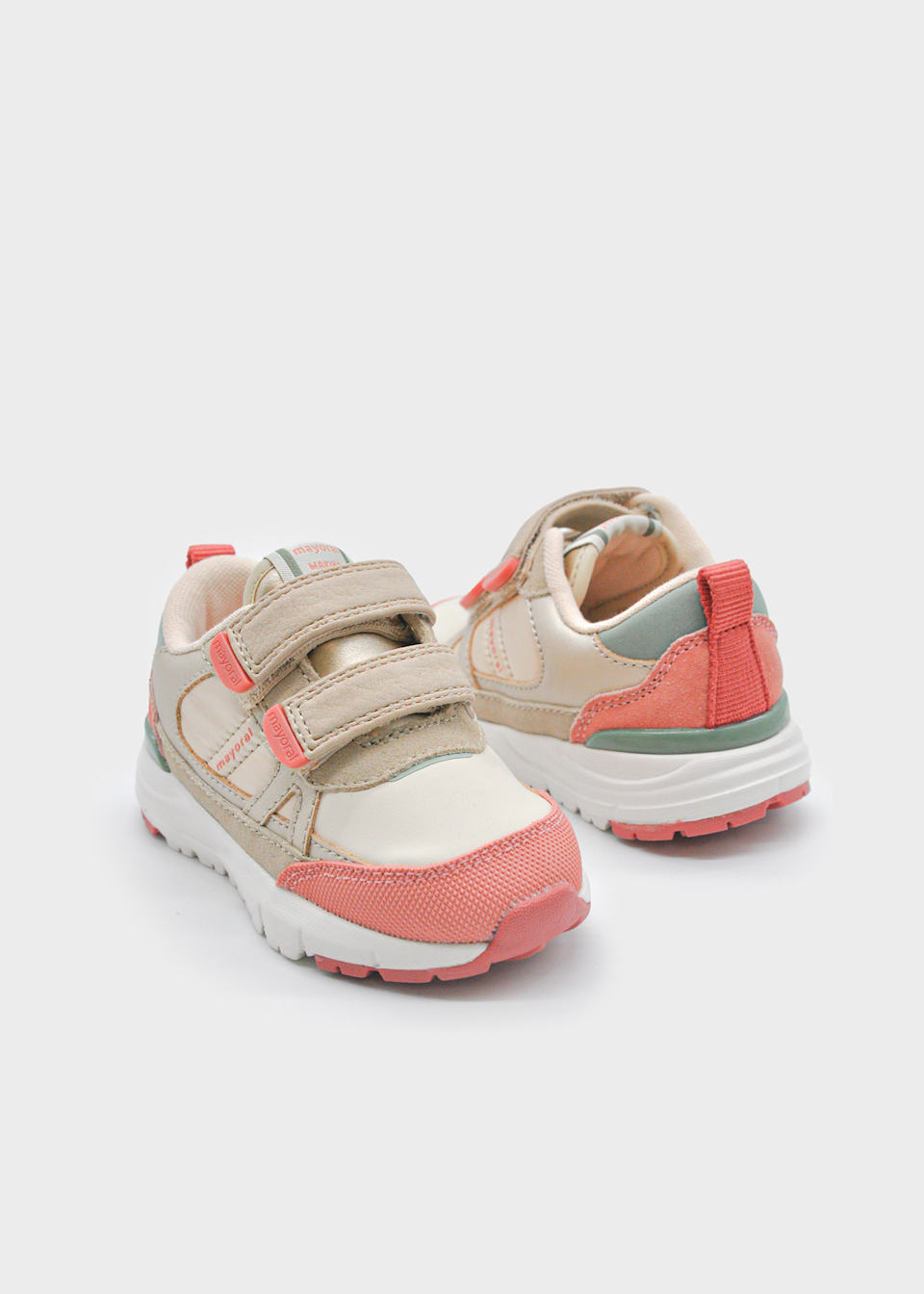 Baby trainers with toothed sole