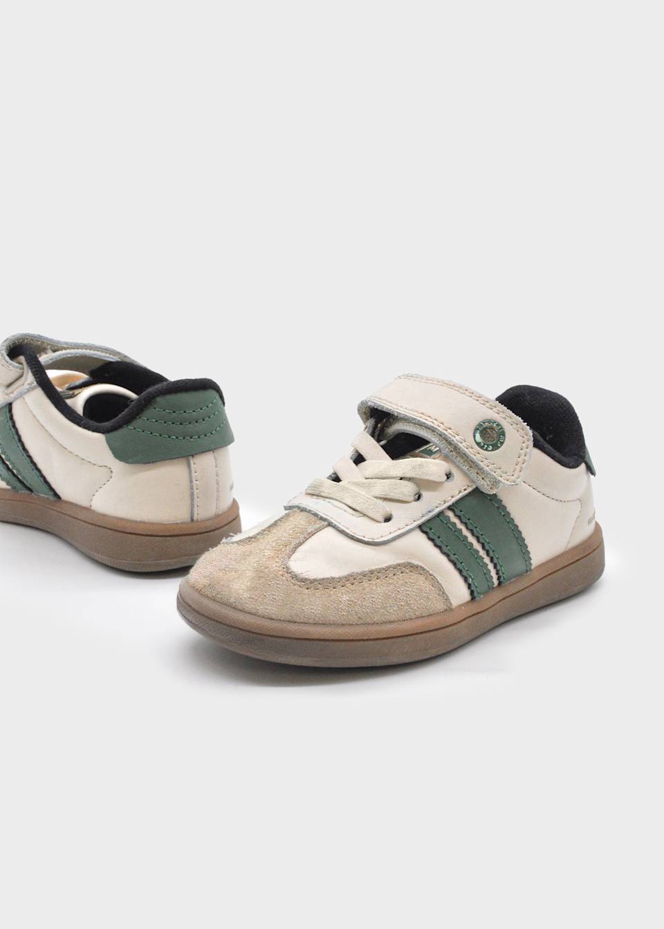 Deportiva casual niña y niño