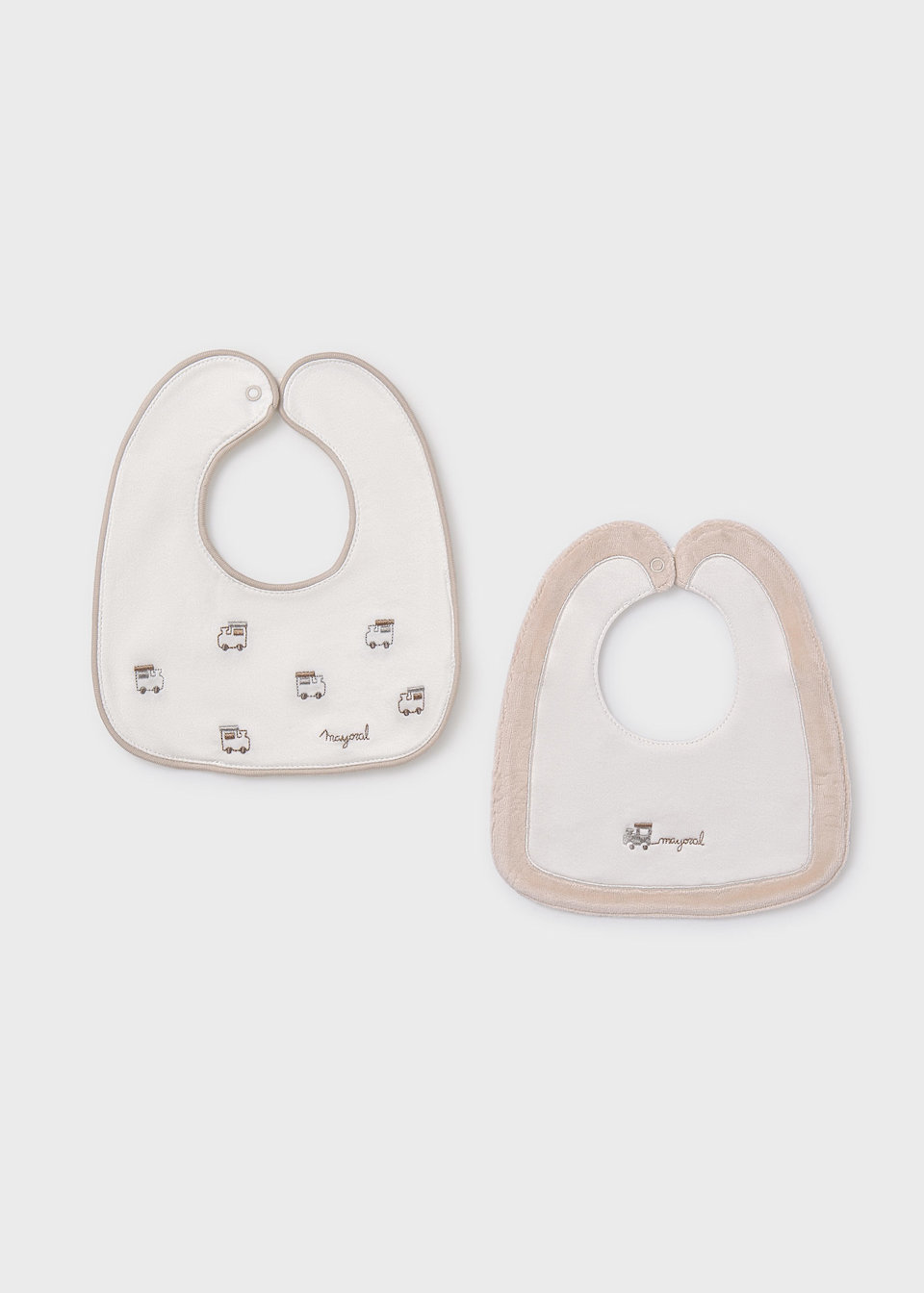 Baby 2 pack of waterproof bibs