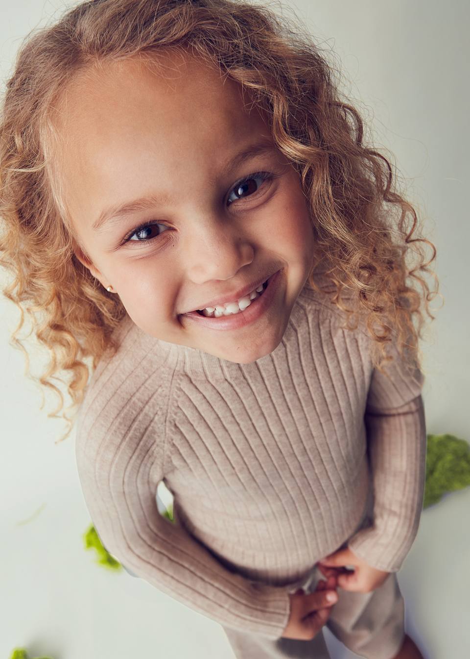 Blusa cuello semi alto tricot niña