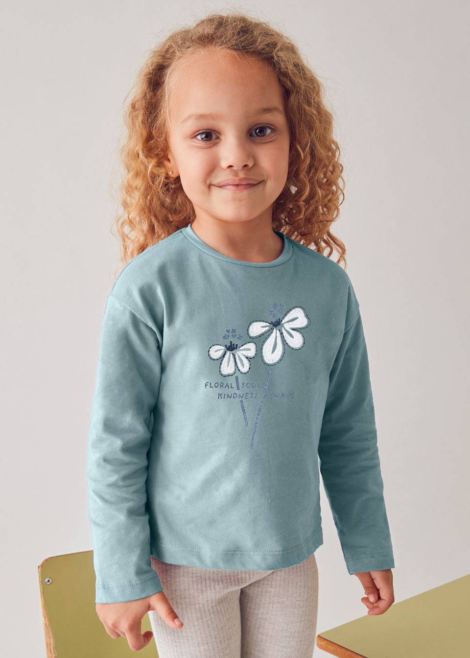 Camiseta básica flor niña