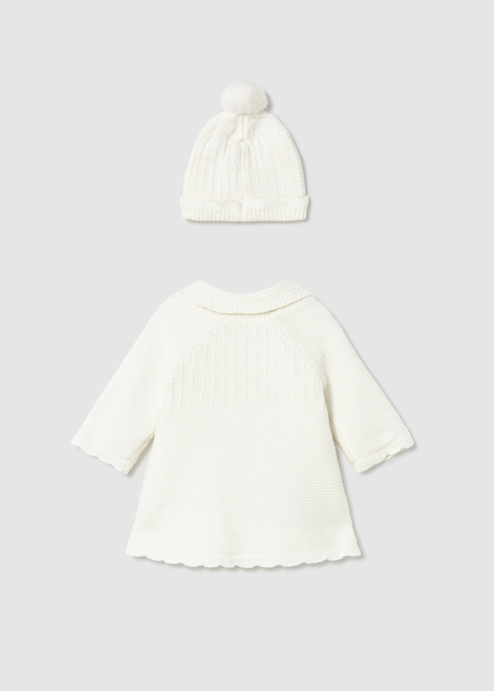 Newborn knitted coat with hat