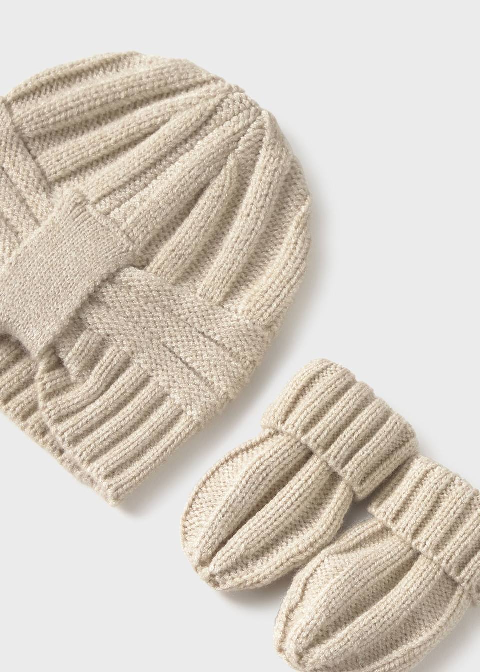 Set gorro y manoplas recién nacida