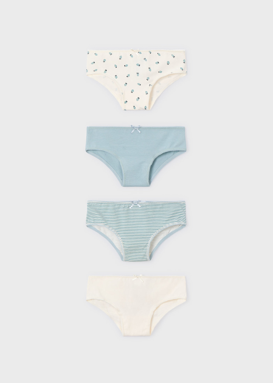 Girls 4 pack of briefs