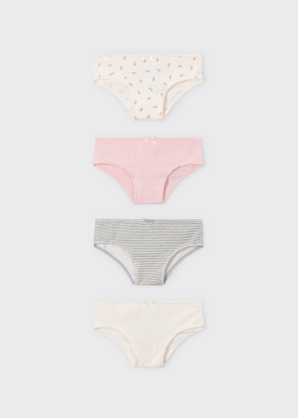 Girls 4 pack of briefs