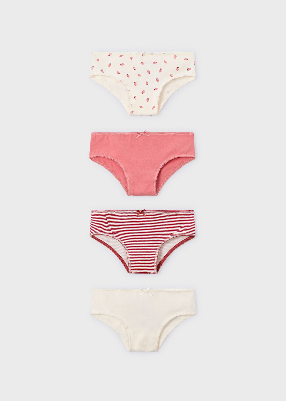 Girls 4 pack of briefs