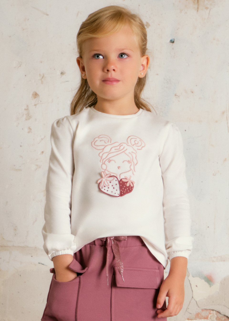 Girl's applique T-shirt