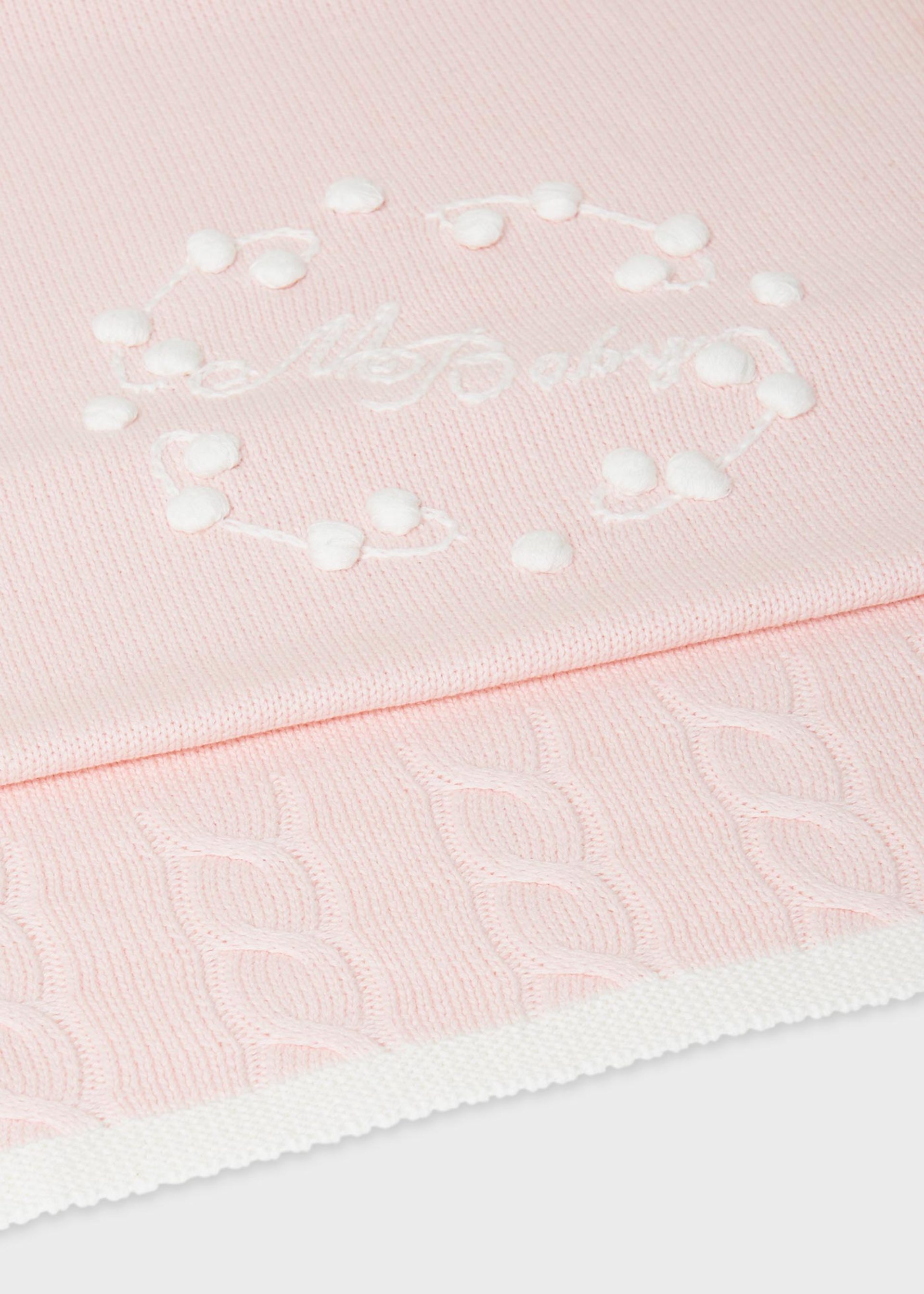 Couverture brodée