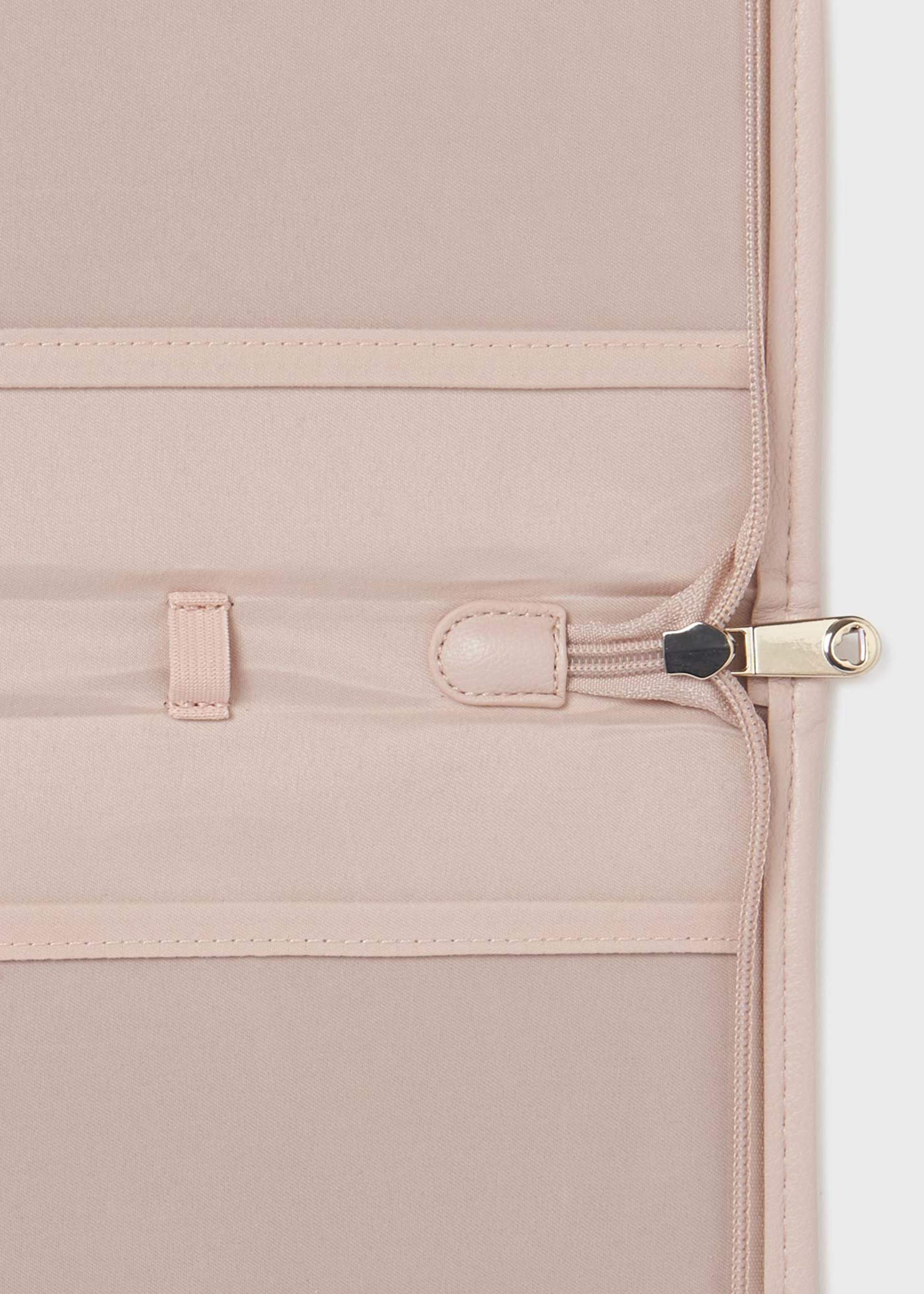 Ruffle document holder baby