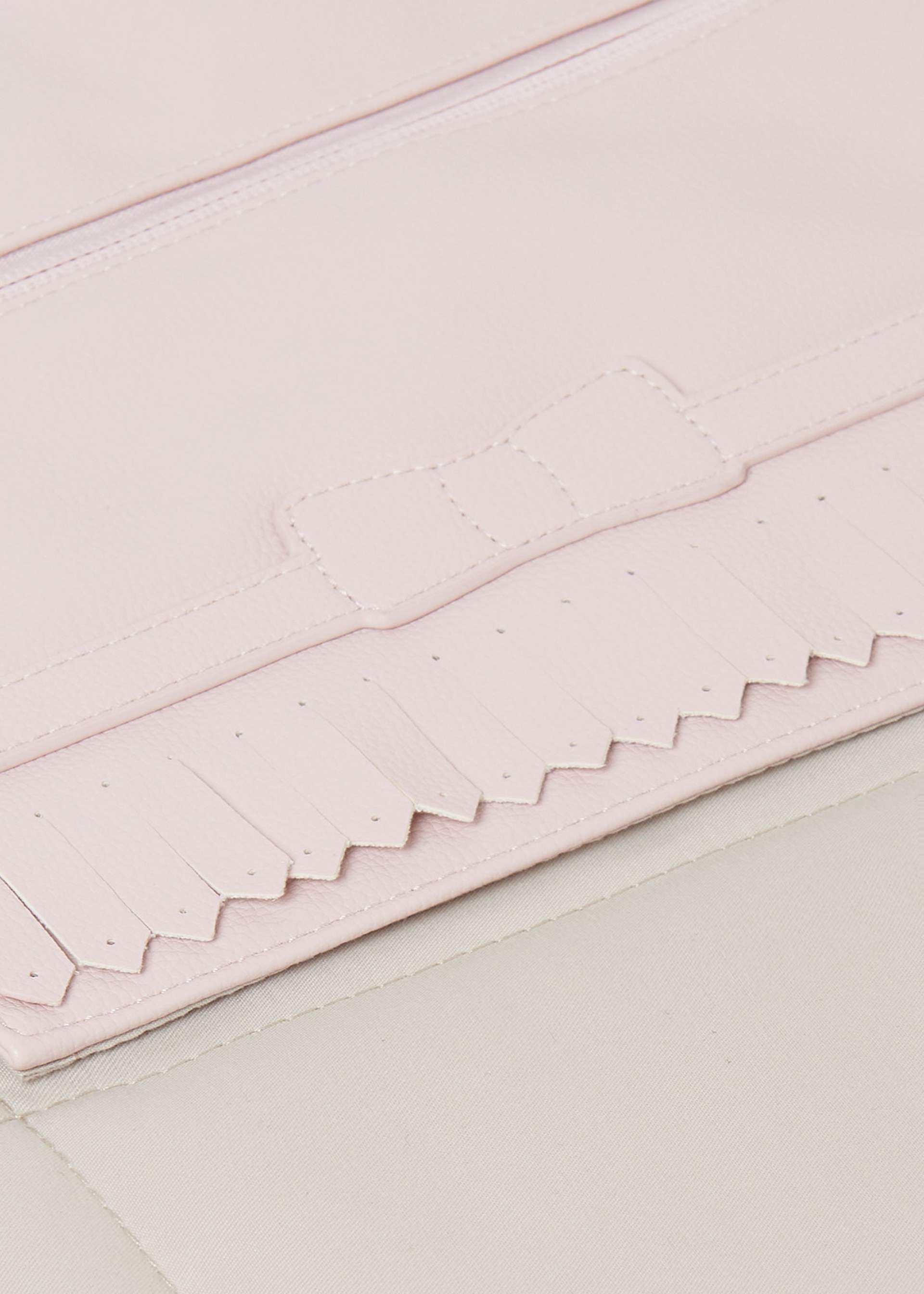 Portable baby changing mat with fringe