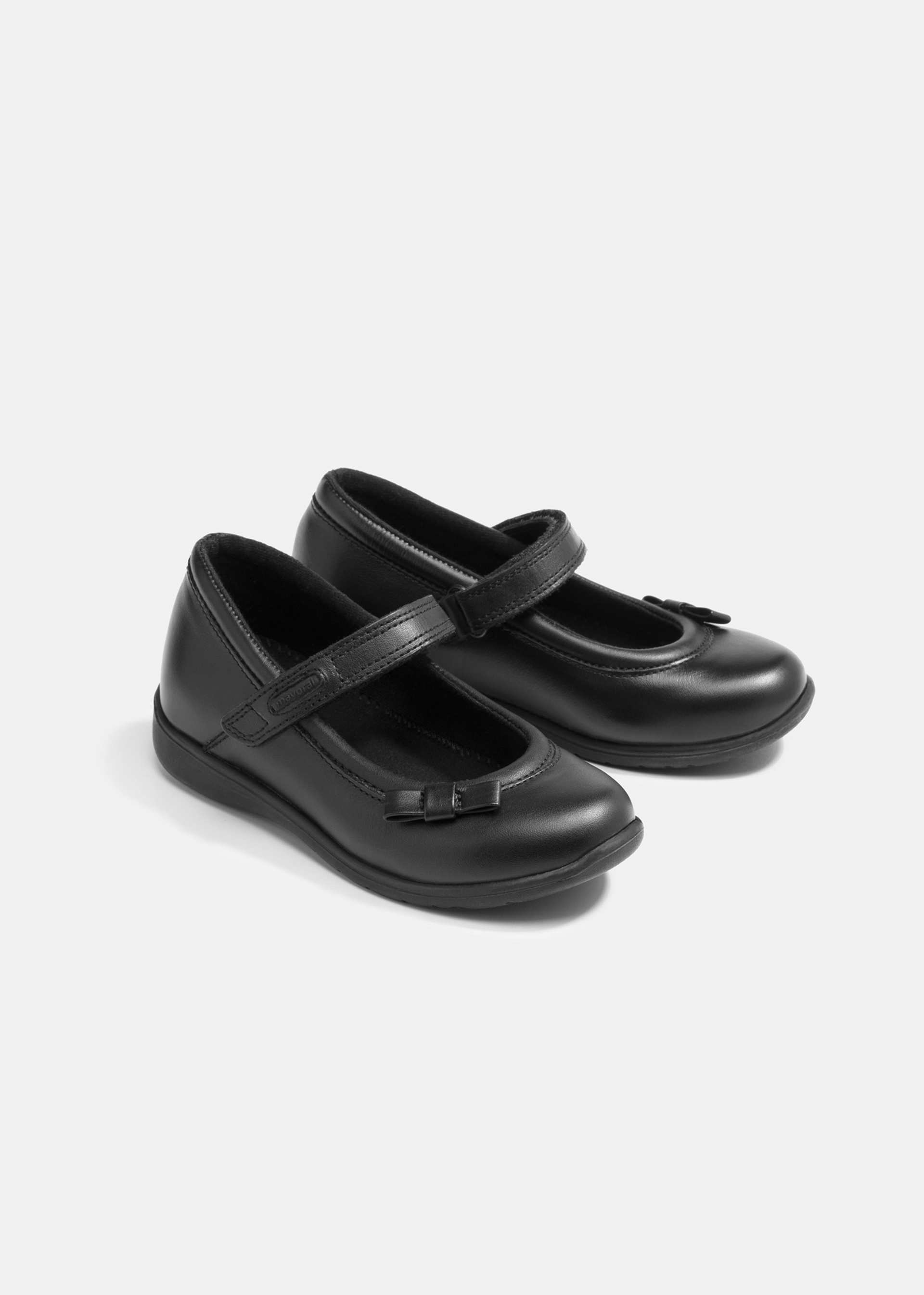 Leather mary janes girl Leather mary janes girl