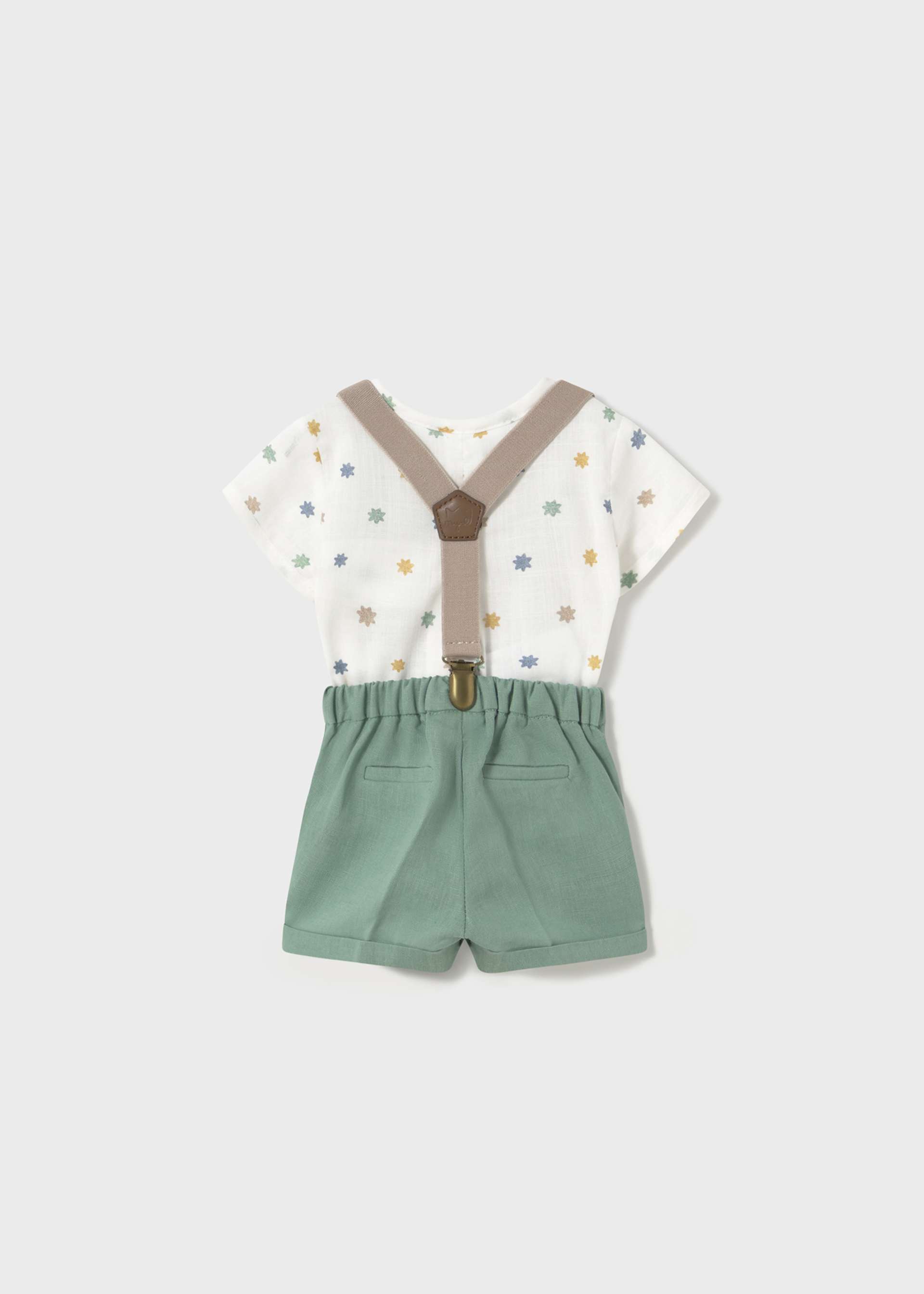 Conjunto pantalón corto tirantes y camisa recién nacido Conjunto pantalón corto tirantes y camisa recién nacido